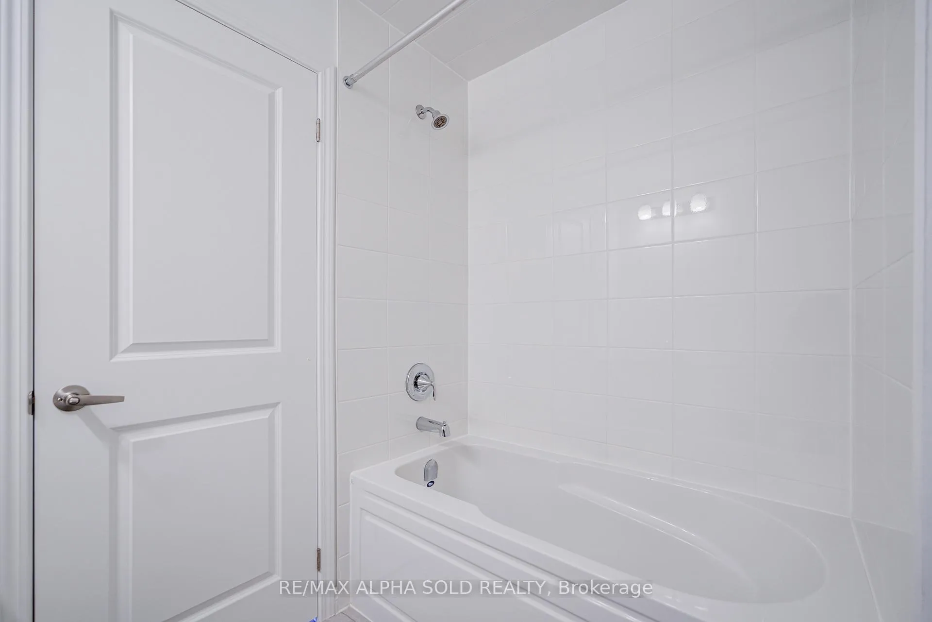 Photo 50 of 40 Azure Drive, Markham, Rural Markham — HOMEH