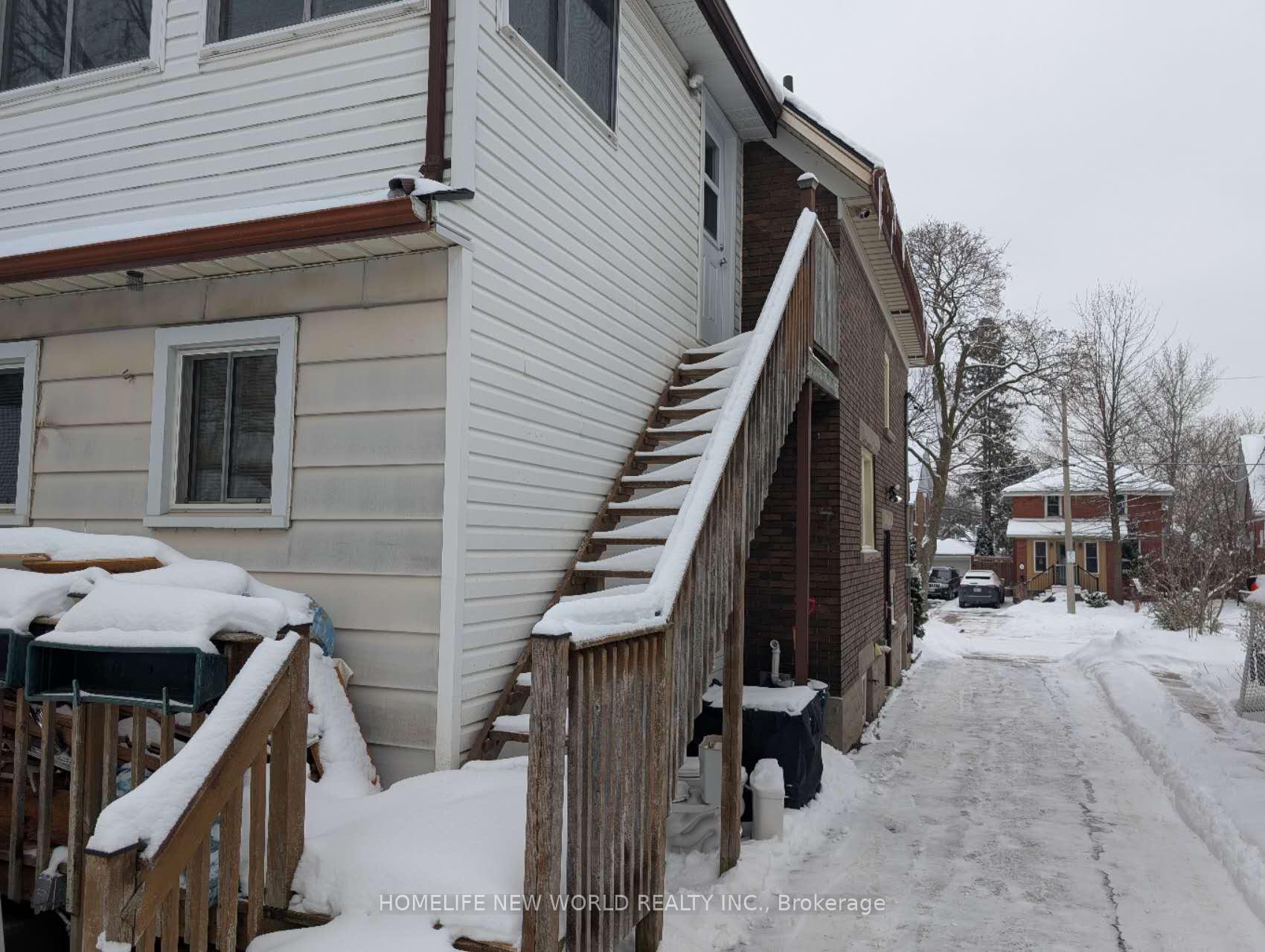 Photo 2 of 33 Delisle Avenue E, Kitchener — HOMEH