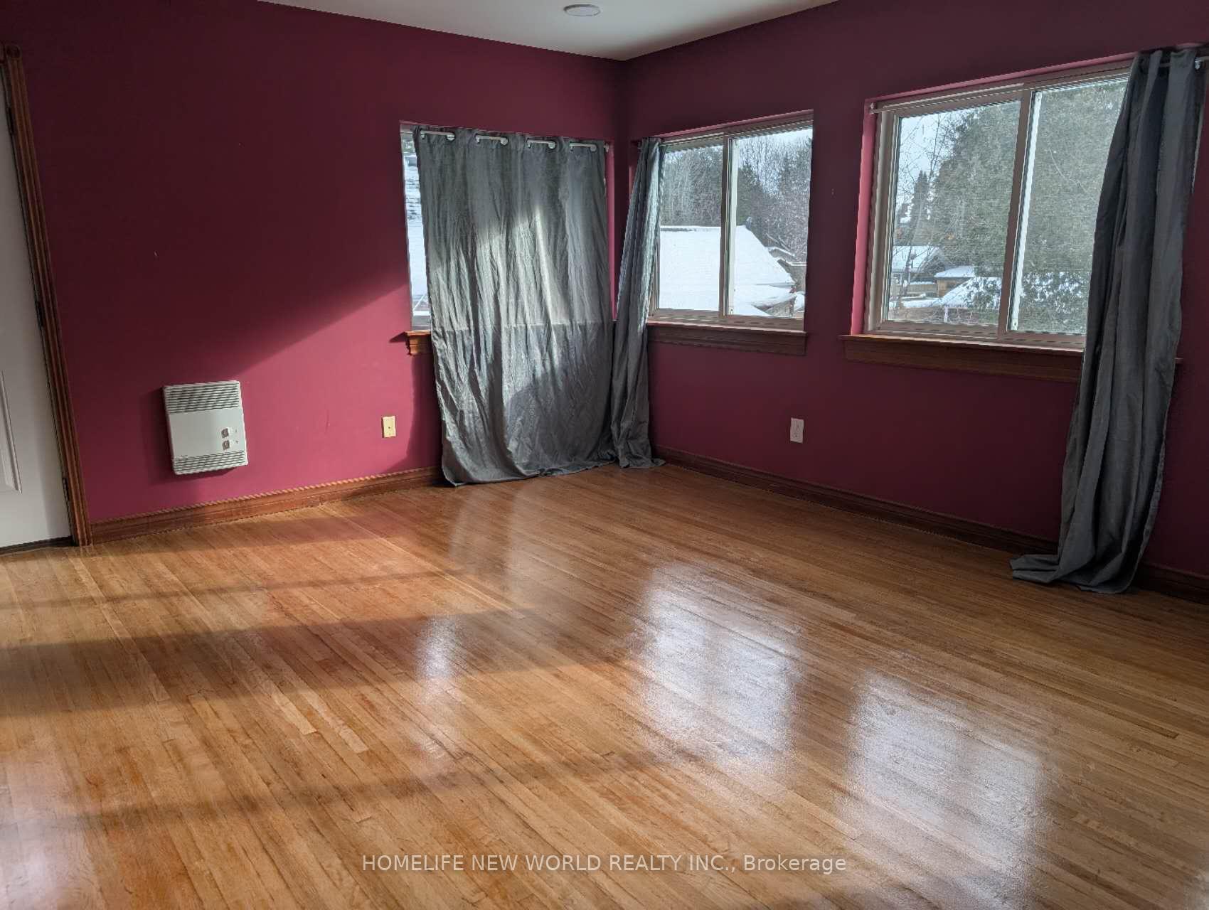 Photo 4 of 33 Delisle Avenue E, Kitchener — HOMEH