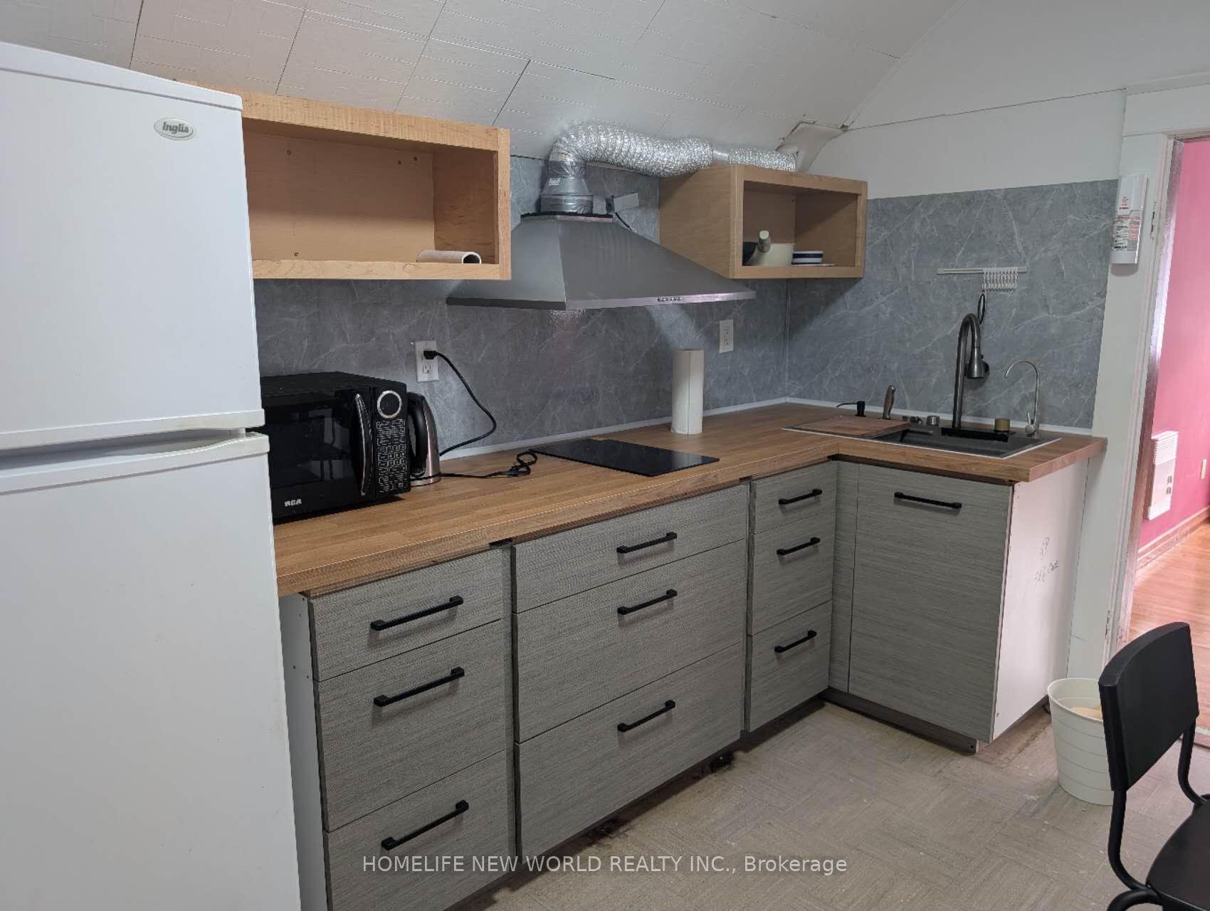 Photo 10 of 33 Delisle Avenue E, Kitchener — HOMEH
