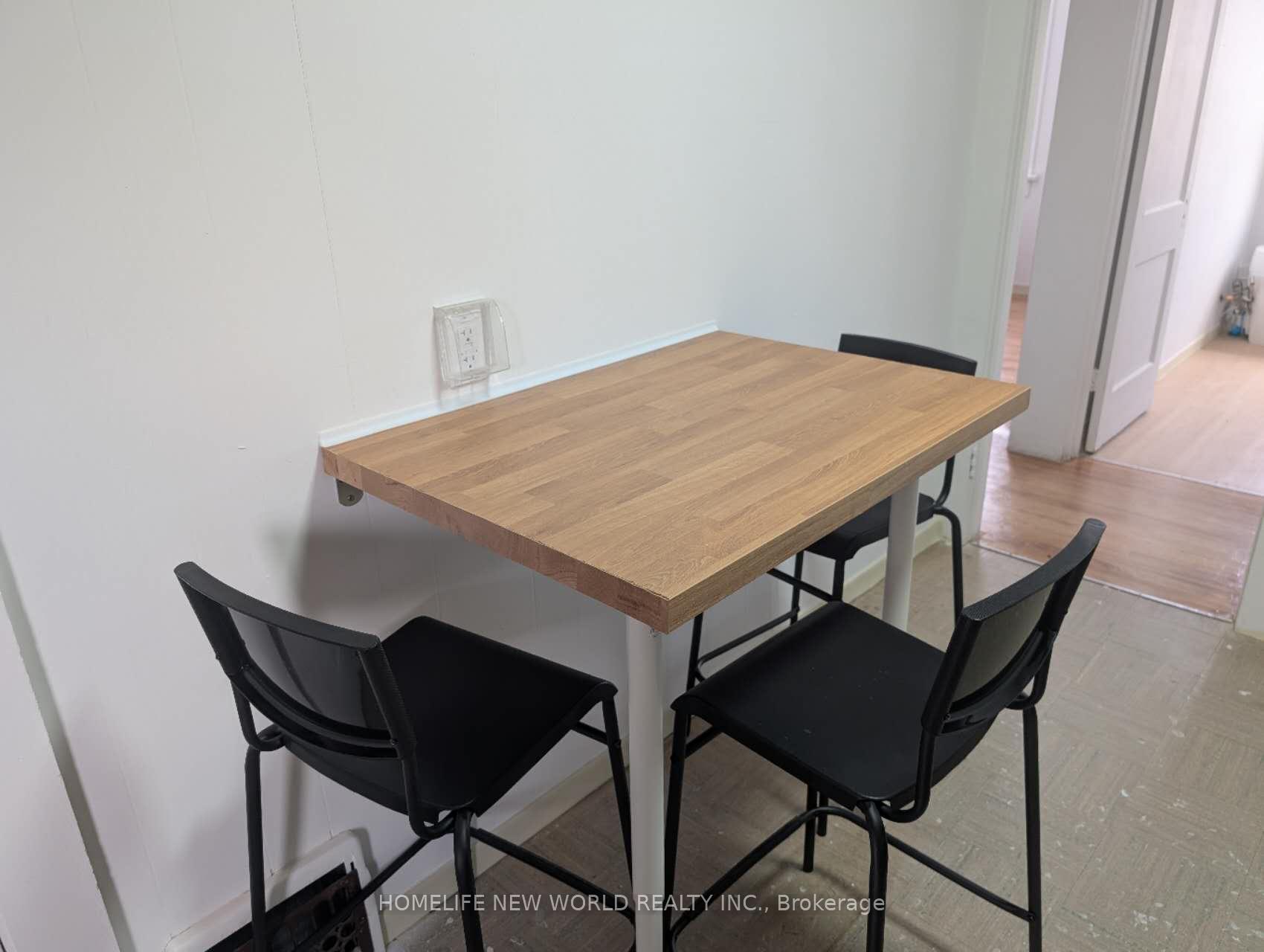 Photo 12 of 33 Delisle Avenue E, Kitchener — HOMEH