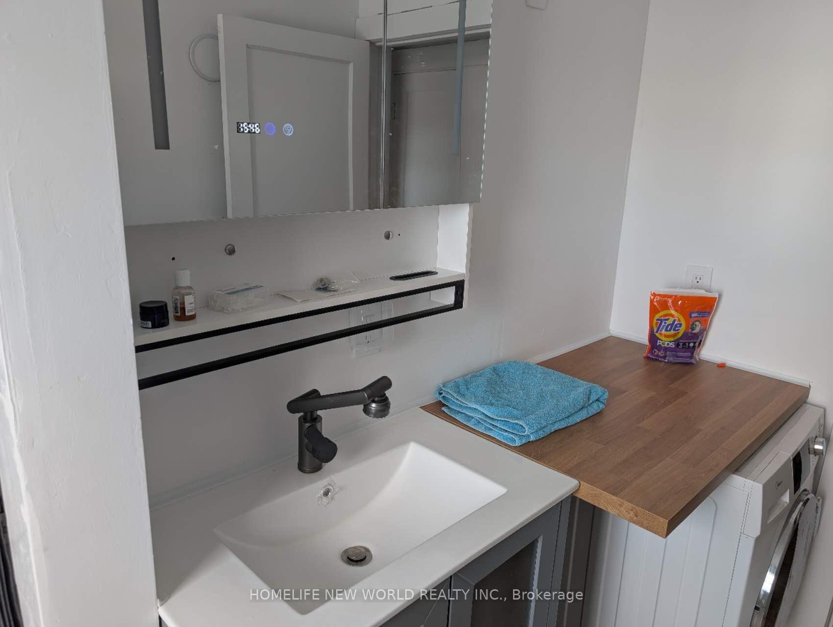 Photo 13 of 33 Delisle Avenue E, Kitchener — HOMEH