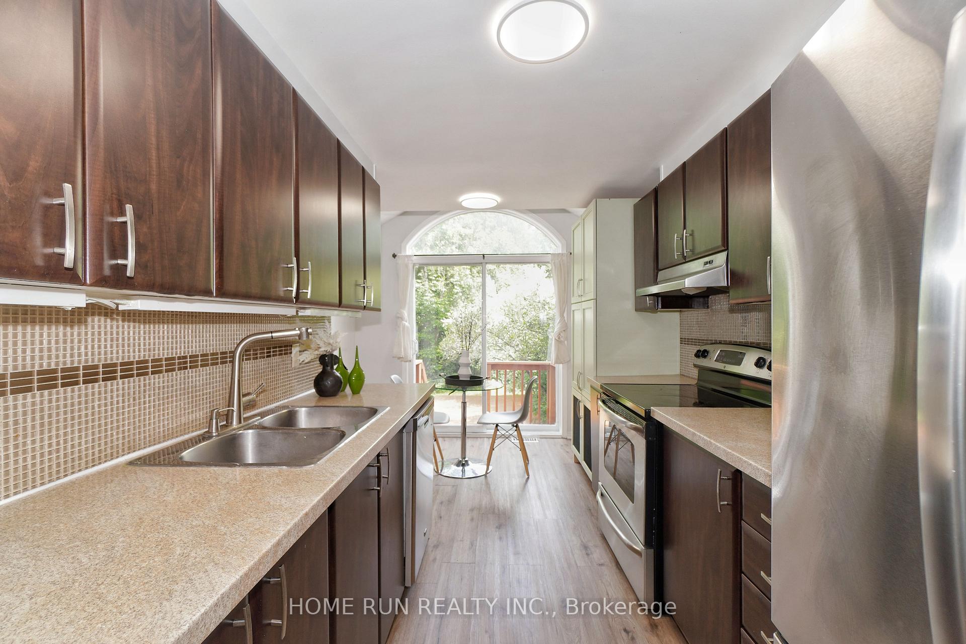 Photo 15 of 6 Wimbledon Way, Ottawa, Kanata - Morgan's Grant/South March — HOMEH