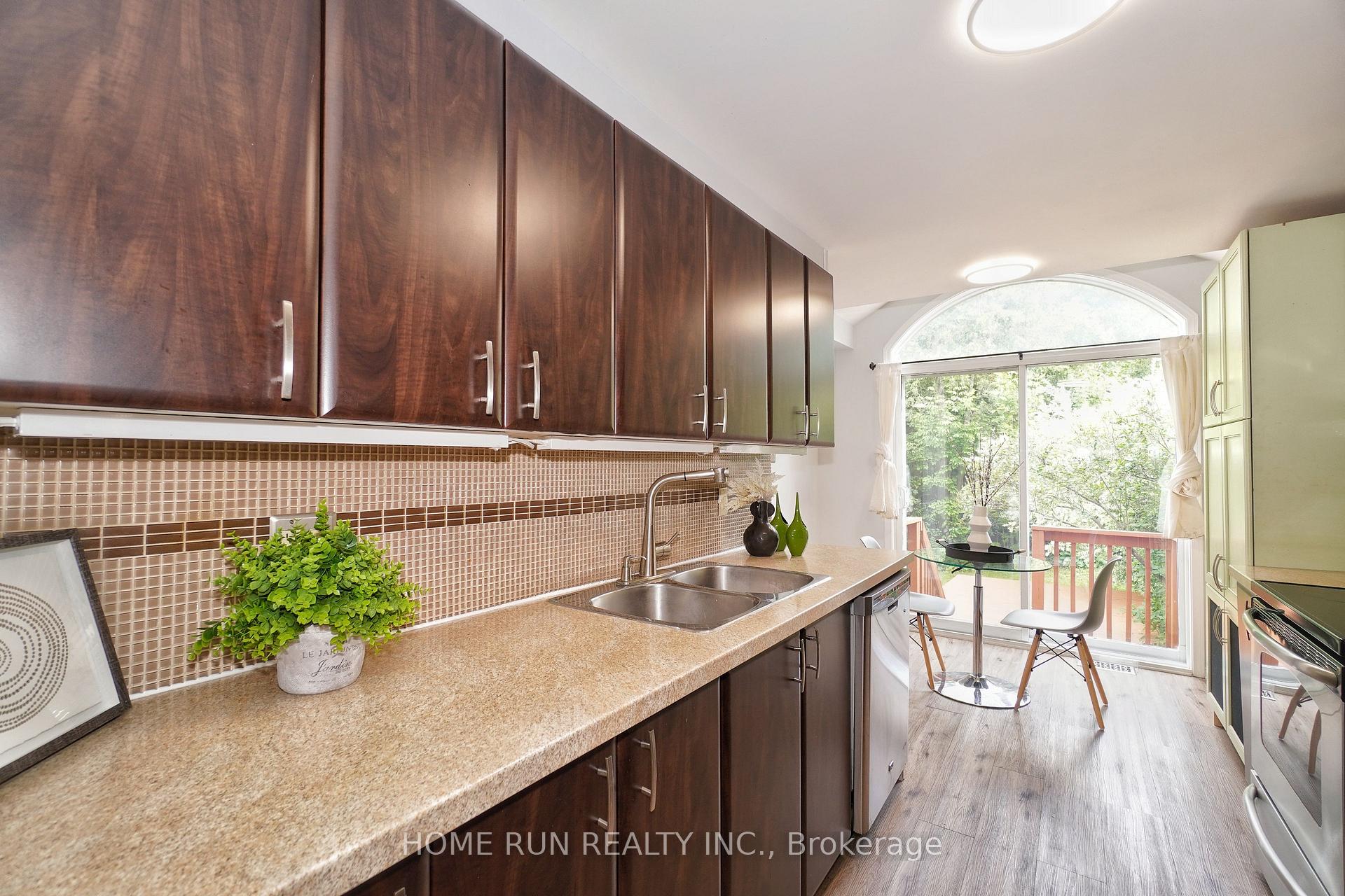 Photo 16 of 6 Wimbledon Way, Ottawa, Kanata - Morgan's Grant/South March — HOMEH