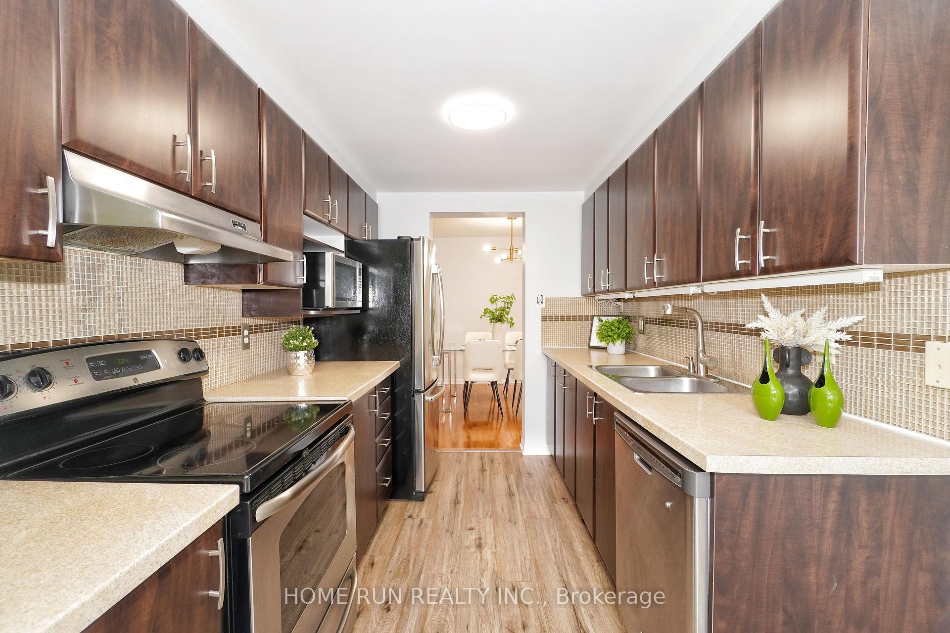 Photo 19 of 6 Wimbledon Way, Ottawa, Kanata - Morgan's Grant/South March — HOMEH