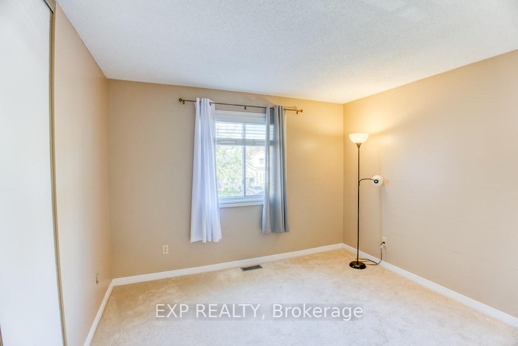 Photo 8 of 14 Hawley Crescent, Ottawa, Kanata - Bridlewood — HOMEH
