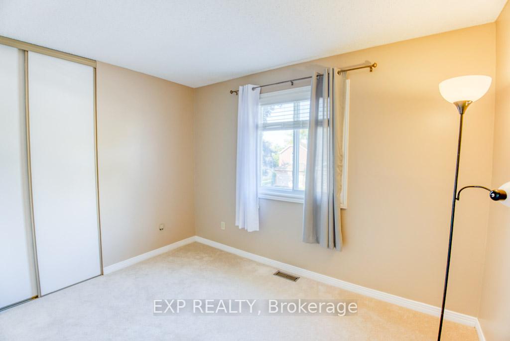 Photo 9 of 14 Hawley Crescent, Ottawa, Kanata - Bridlewood — HOMEH