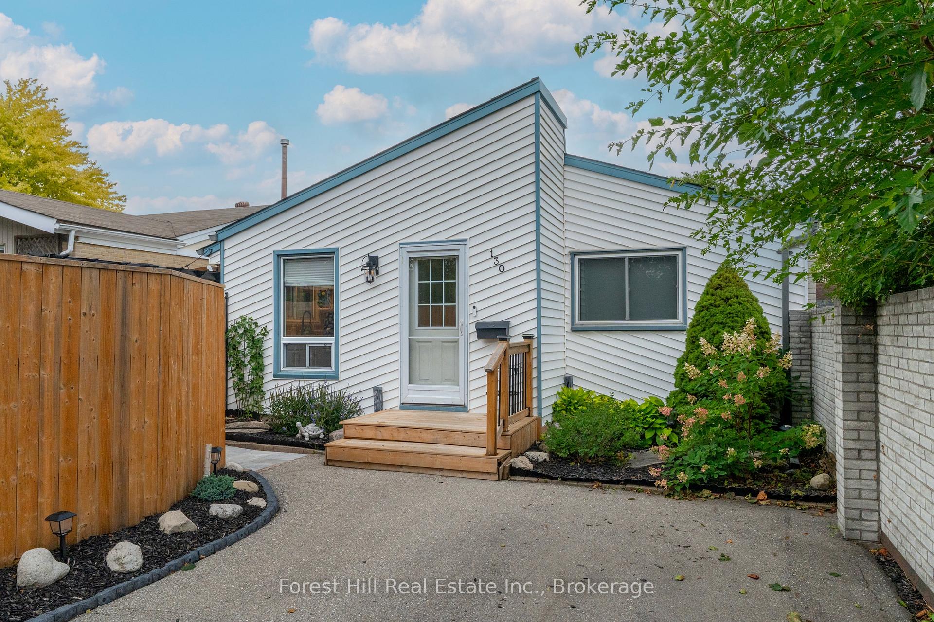 Photo 1 of 130 Pepperwood Crescent, Kitchener — HOMEH
