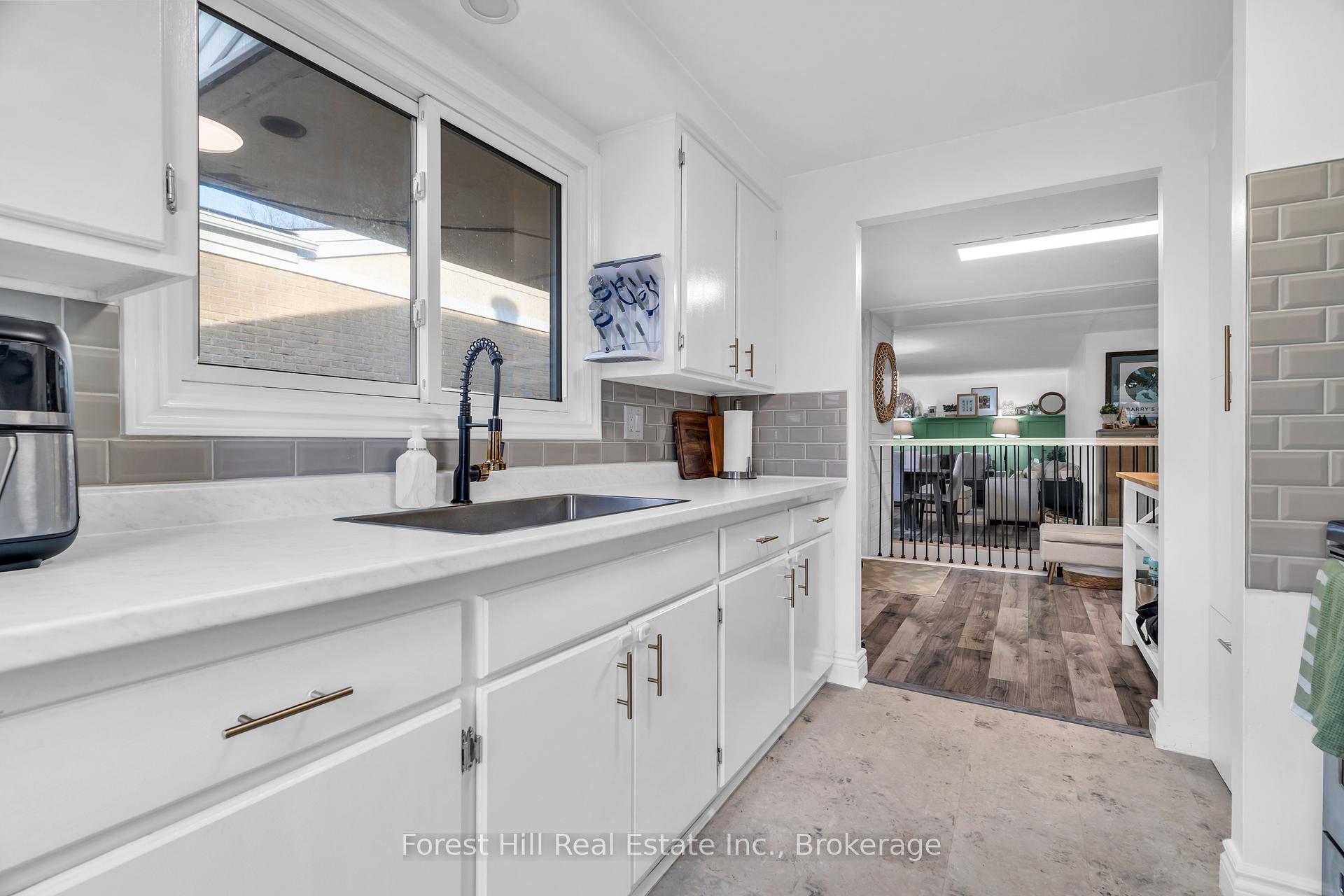 Photo 12 of 130 Pepperwood Crescent, Kitchener — HOMEH