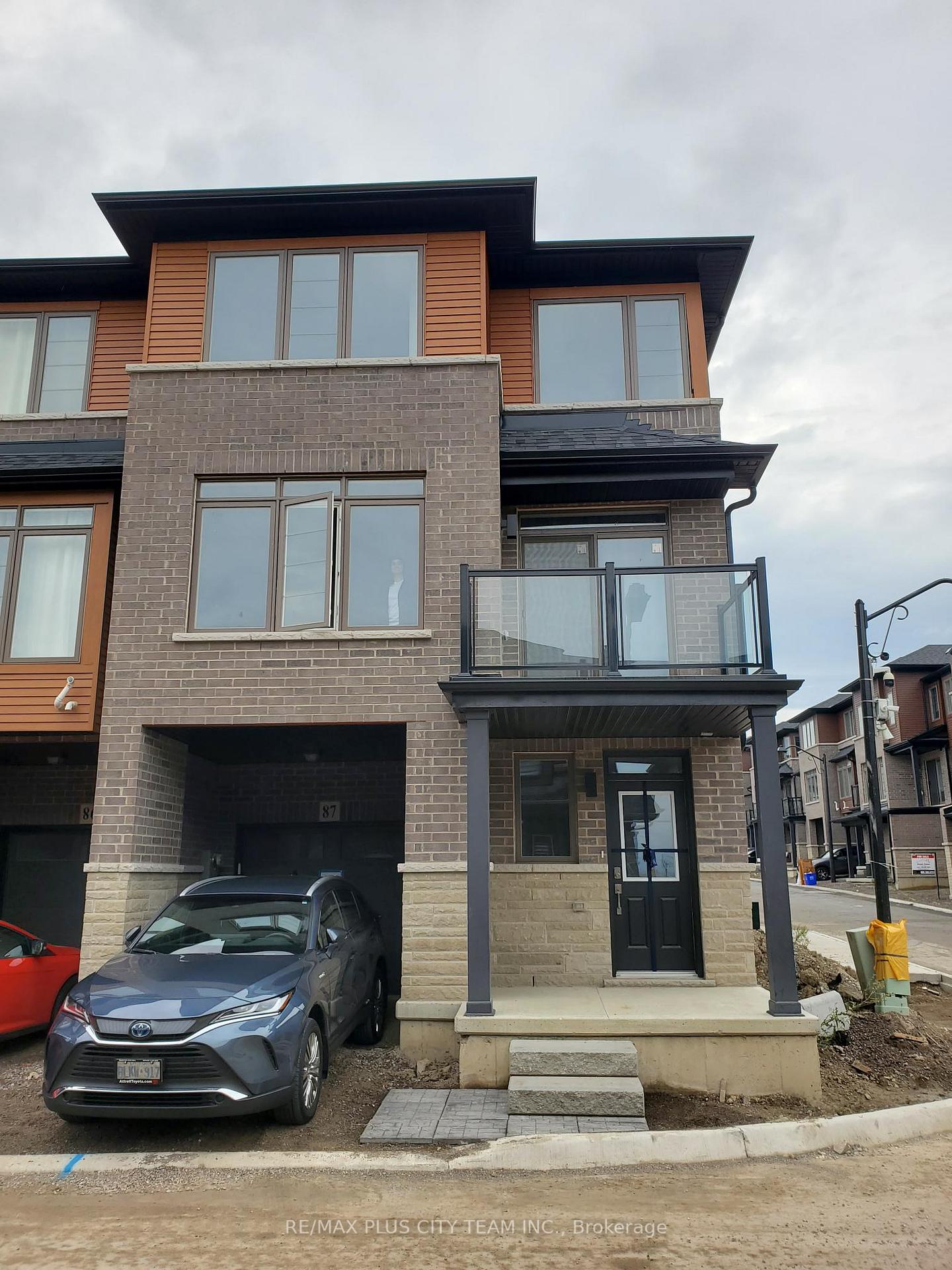 Photo 1 of Unit 87, 61 Soho Street, Hamilton, Stoney Creek Mountain — HOMEH