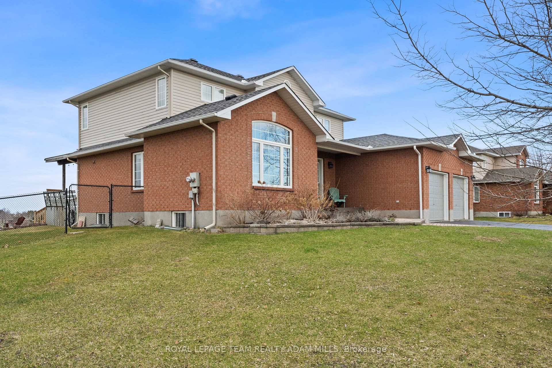 Photo 3 of 2104 Trailwood Drive, Ottawa, North Gower — HOMEH
