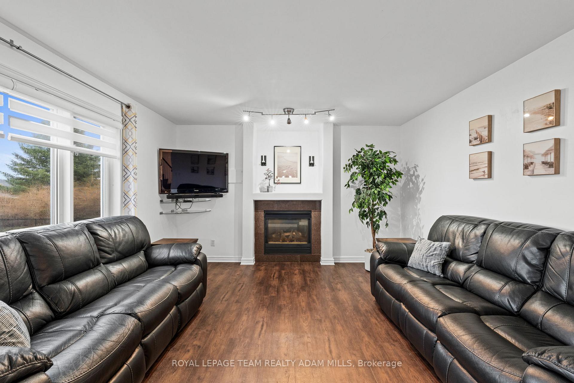 Photo 8 of 2104 Trailwood Drive, Ottawa, North Gower — HOMEH