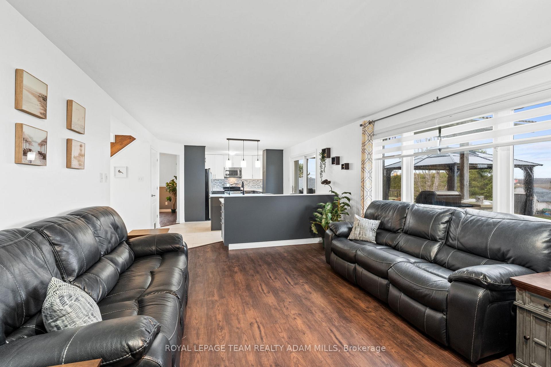 Photo 9 of 2104 Trailwood Drive, Ottawa, North Gower — HOMEH