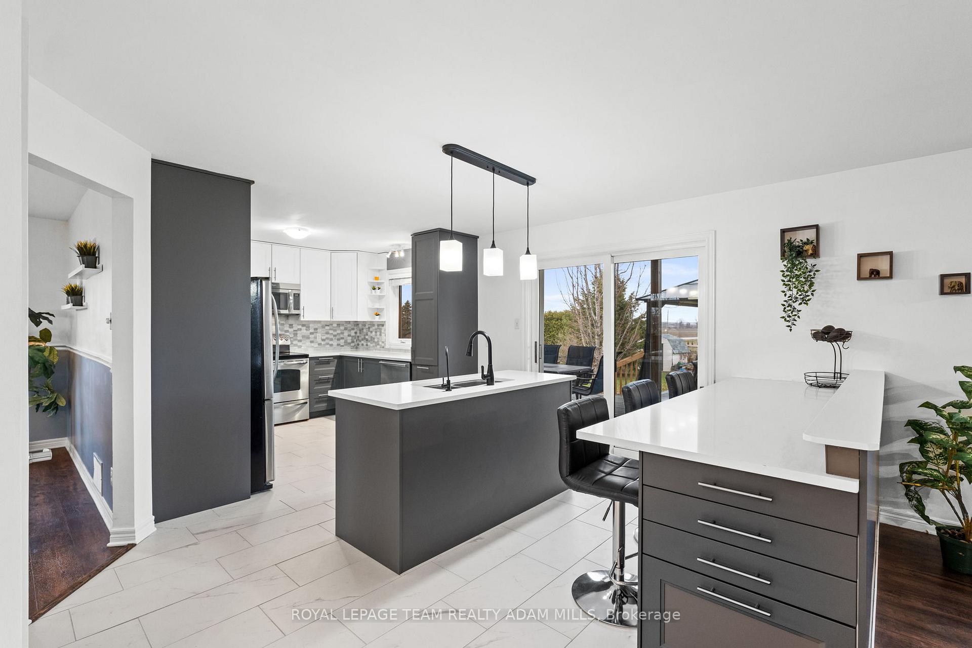 Photo 10 of 2104 Trailwood Drive, Ottawa, North Gower — HOMEH