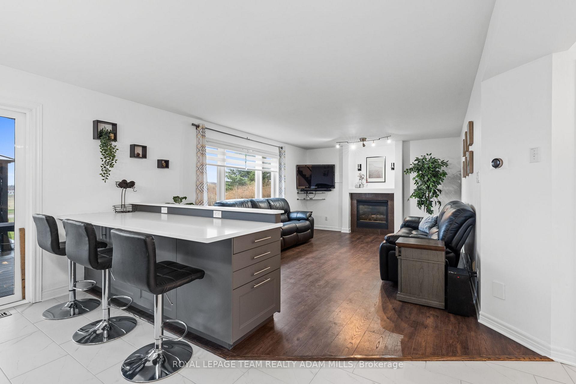 Photo 15 of 2104 Trailwood Drive, Ottawa, North Gower — HOMEH