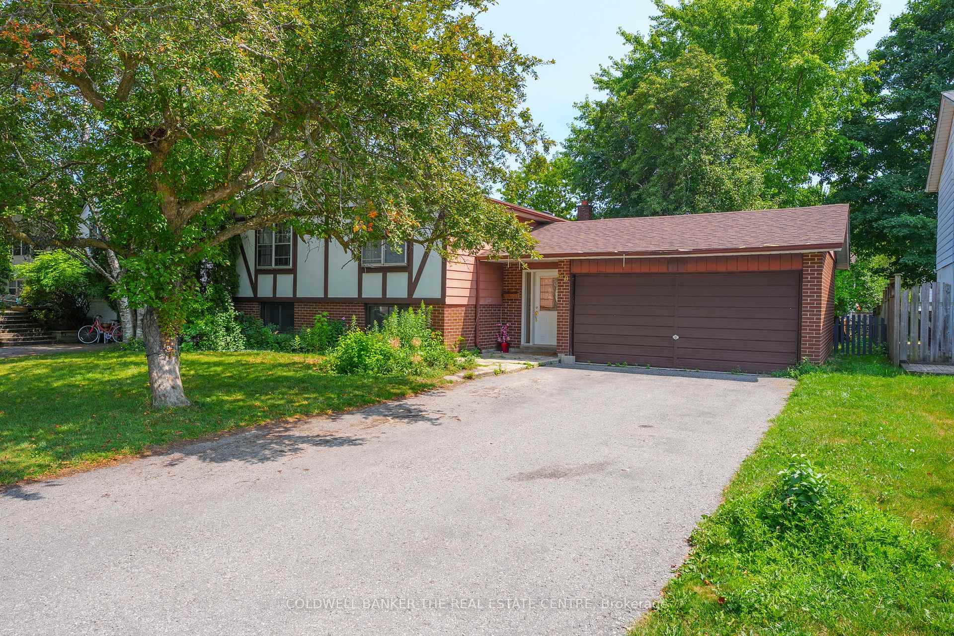 Photo 1 of 60 Pringle Avenue, Markham, Markham Village — HOMEH