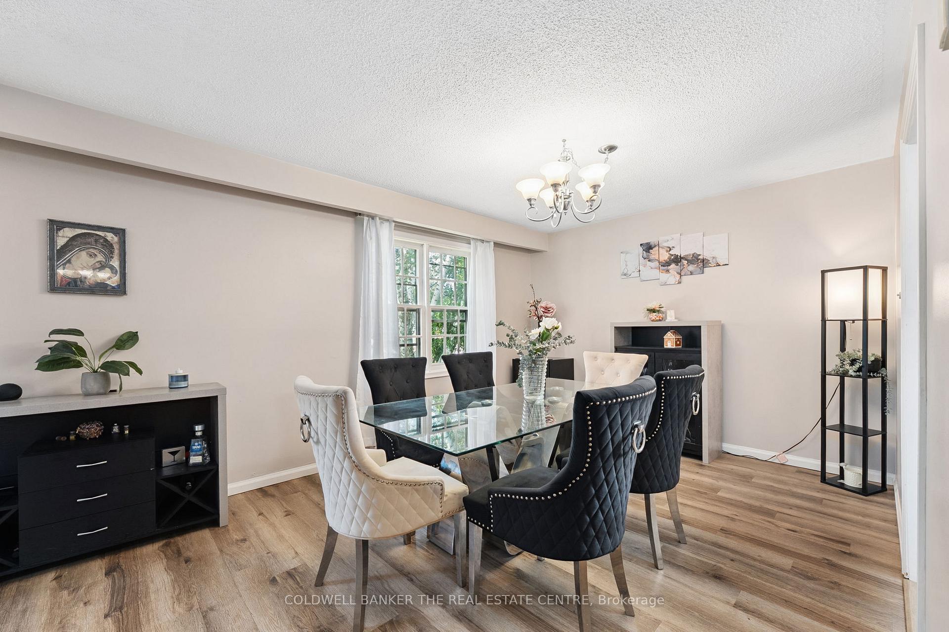Photo 6 of 60 Pringle Avenue, Markham, Markham Village — HOMEH