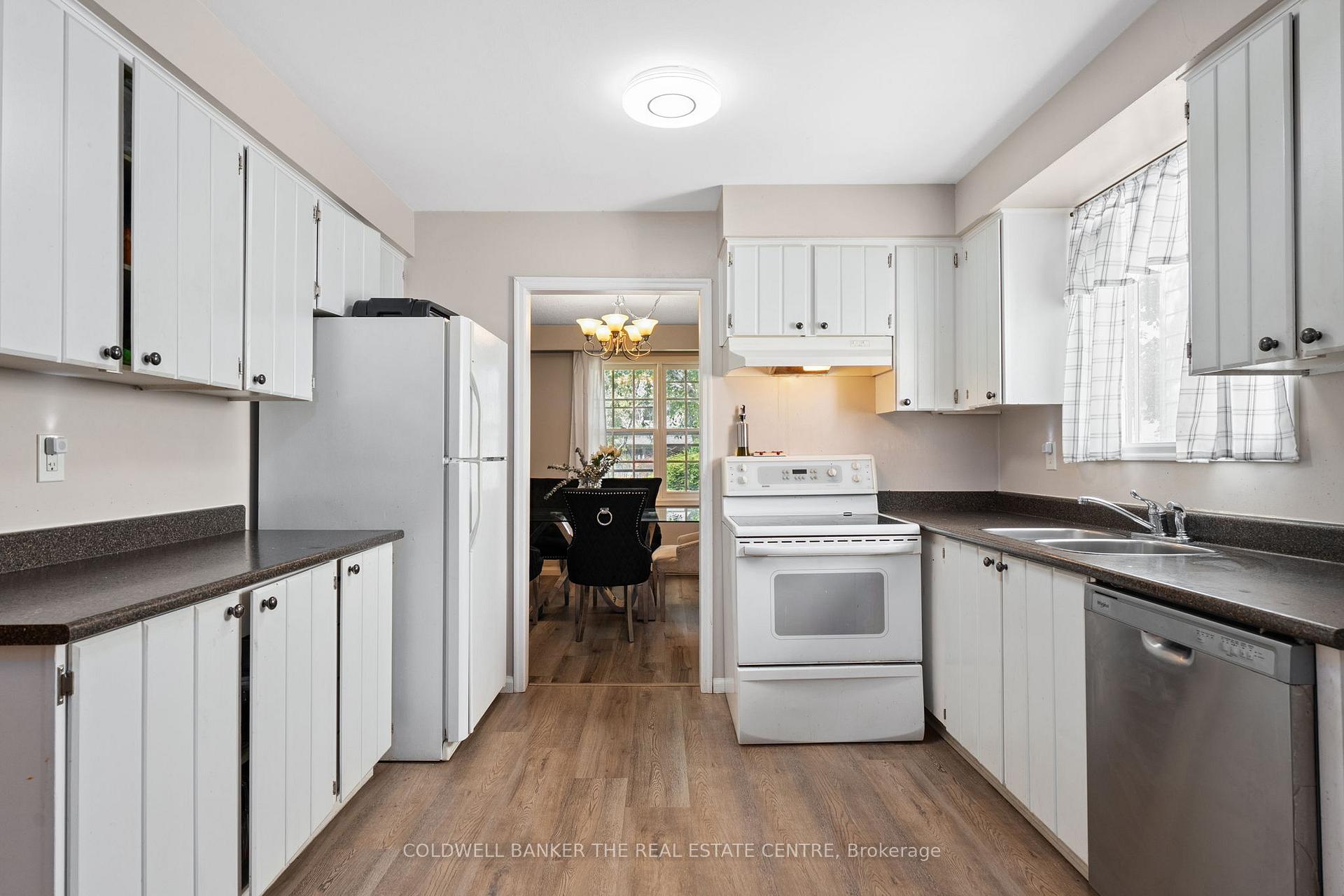 Photo 10 of 60 Pringle Avenue, Markham, Markham Village — HOMEH