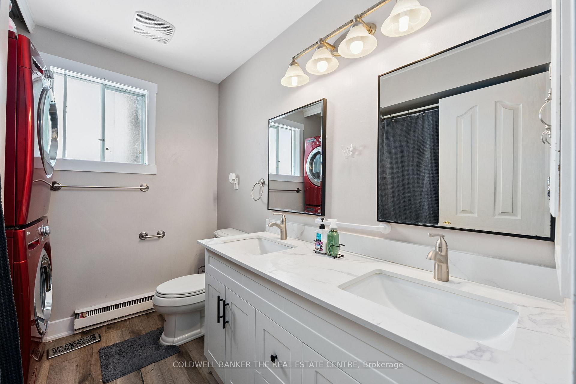 Photo 11 of 60 Pringle Avenue, Markham, Markham Village — HOMEH