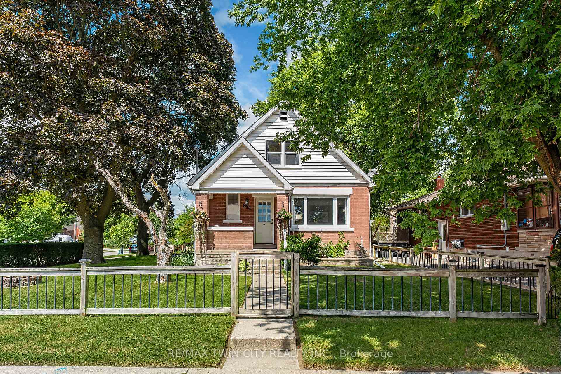 Photo 1 of 854 Guelph Street, Kitchener — HOMEH