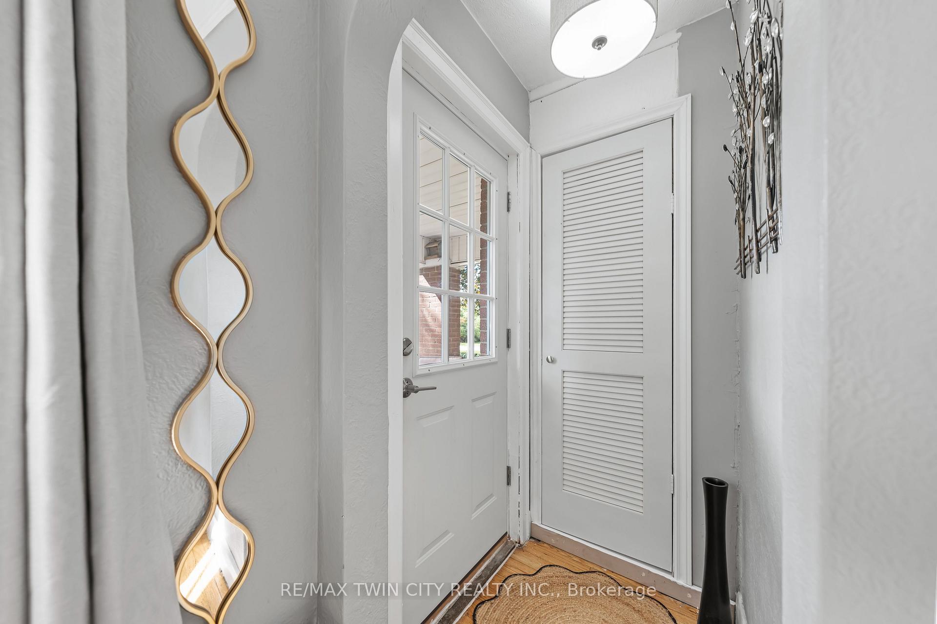 Photo 7 of 854 Guelph Street, Kitchener — HOMEH