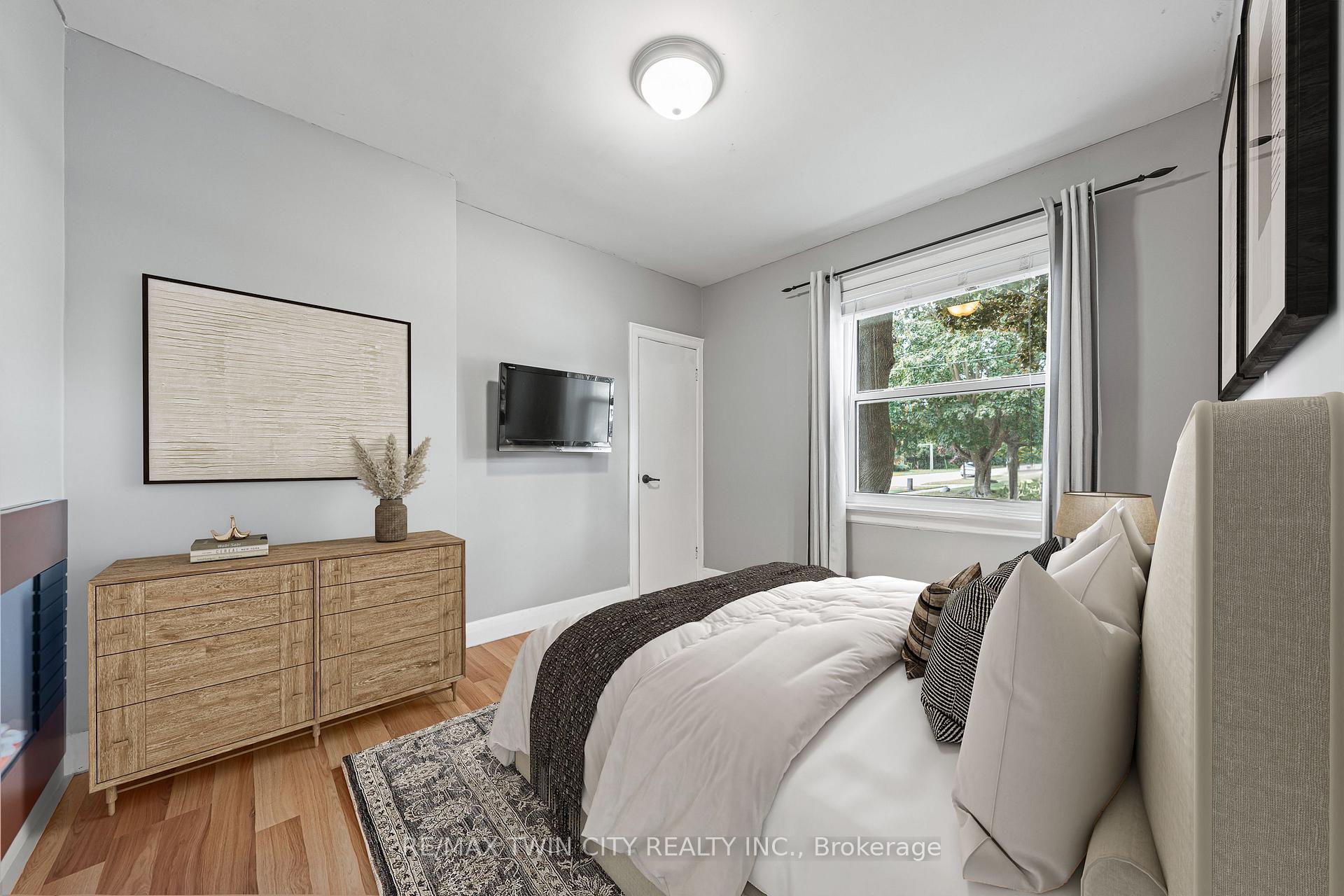 Photo 19 of 854 Guelph Street, Kitchener — HOMEH