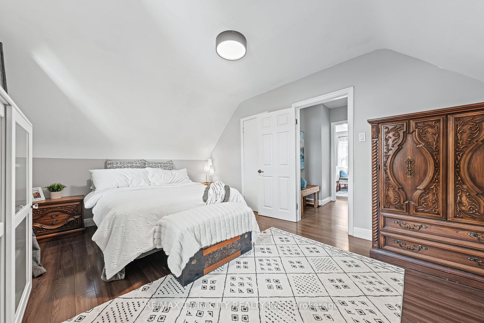 Photo 26 of 854 Guelph Street, Kitchener — HOMEH