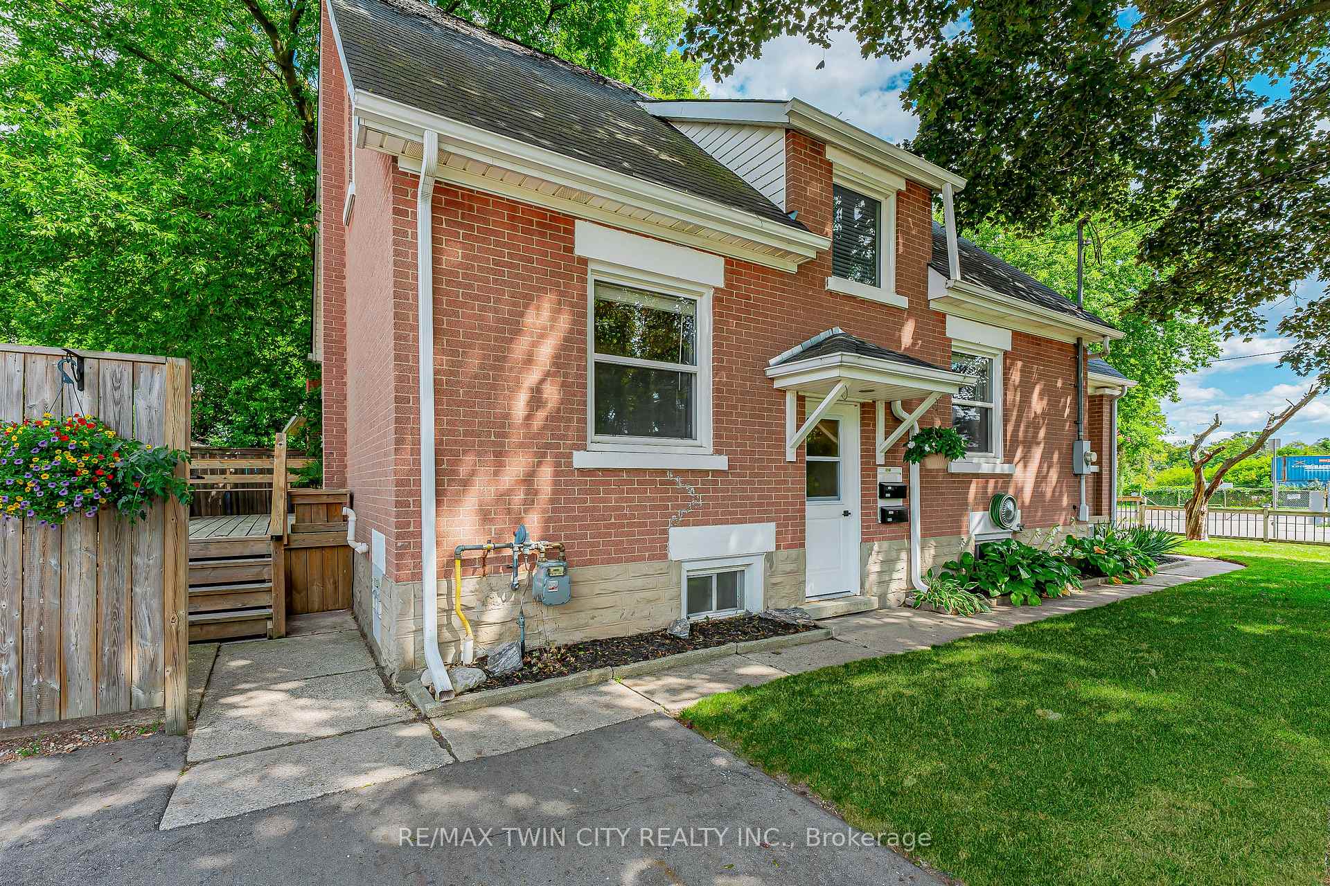 Photo 27 of 854 Guelph Street, Kitchener — HOMEH