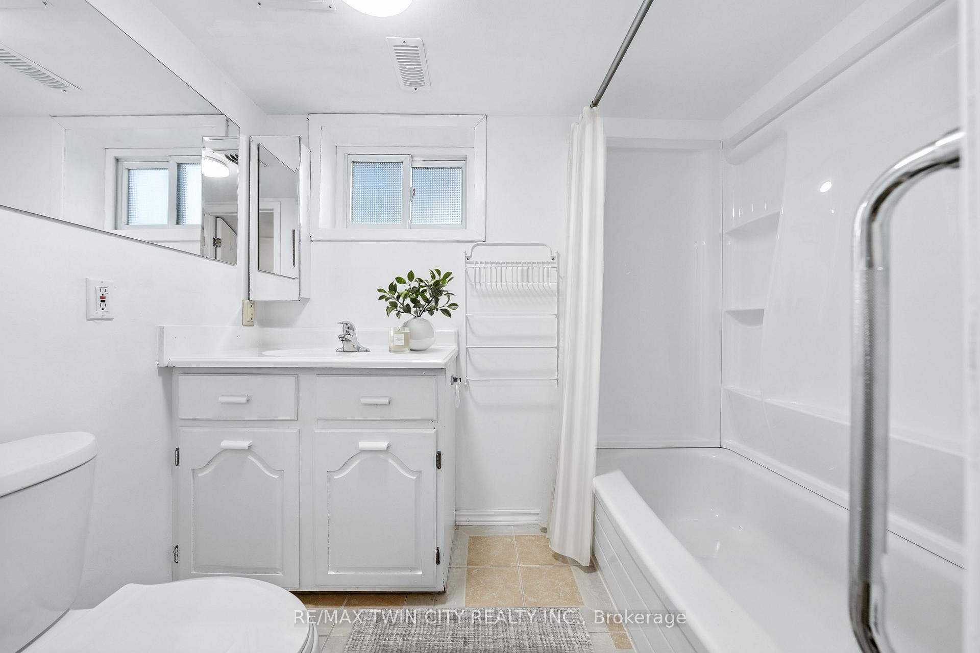 Photo 34 of 854 Guelph Street, Kitchener — HOMEH