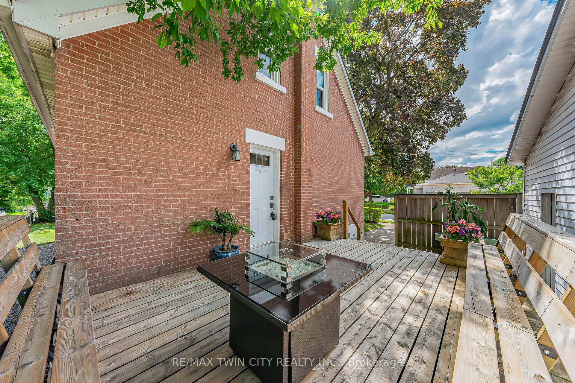 Photo 37 of 854 Guelph Street, Kitchener — HOMEH
