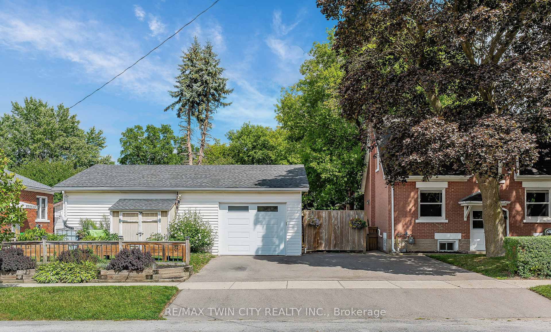 Photo 41 of 854 Guelph Street, Kitchener — HOMEH