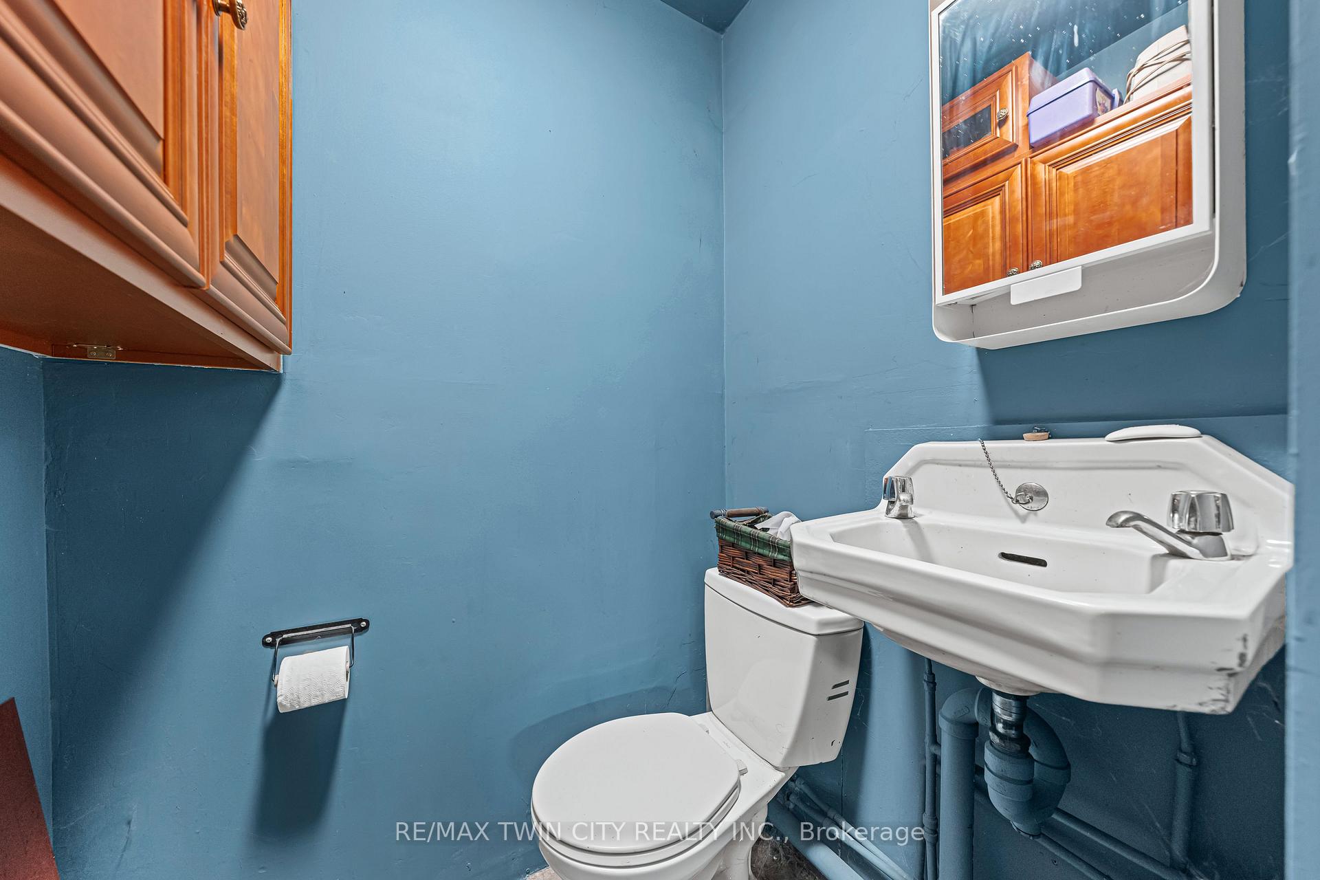 Photo 44 of 854 Guelph Street, Kitchener — HOMEH