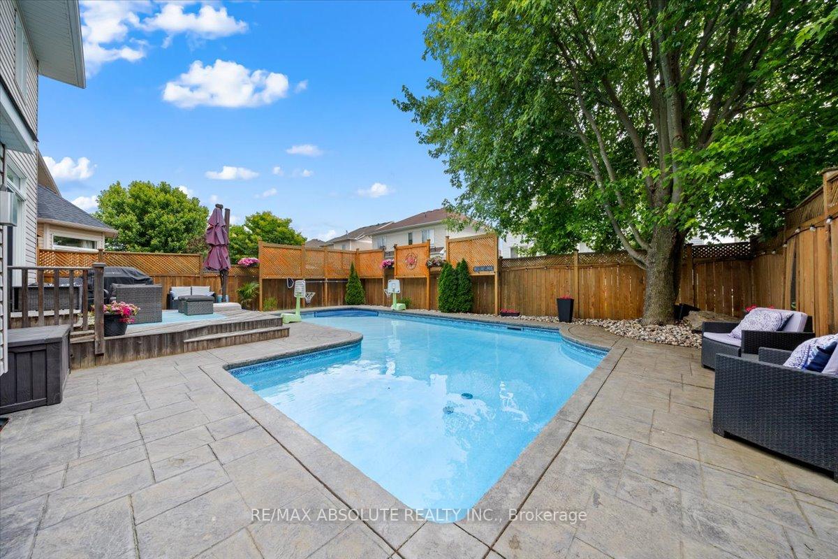 Photo 4 of 112 Muskego Crescent, Ottawa, Kanata - Morgan's Grant/South March — HOMEH