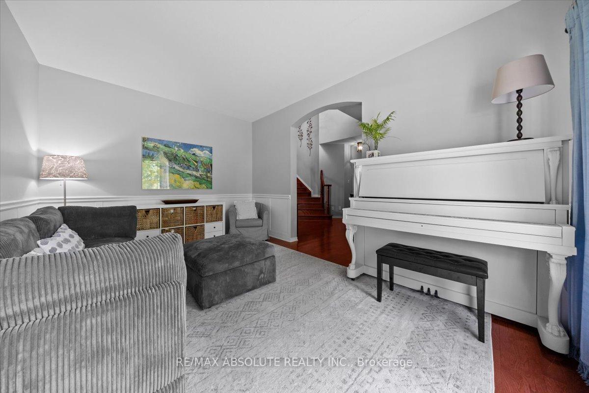 Photo 9 of 112 Muskego Crescent, Ottawa, Kanata - Morgan's Grant/South March — HOMEH