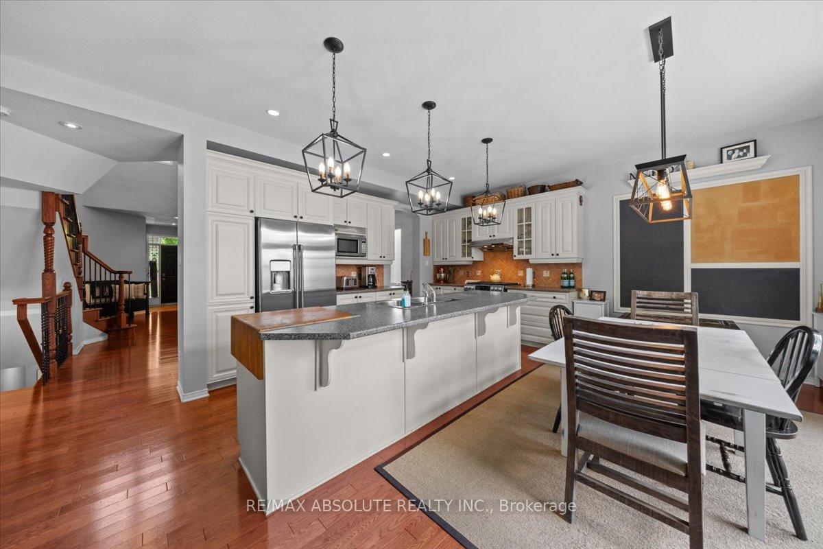 Photo 14 of 112 Muskego Crescent, Ottawa, Kanata - Morgan's Grant/South March — HOMEH