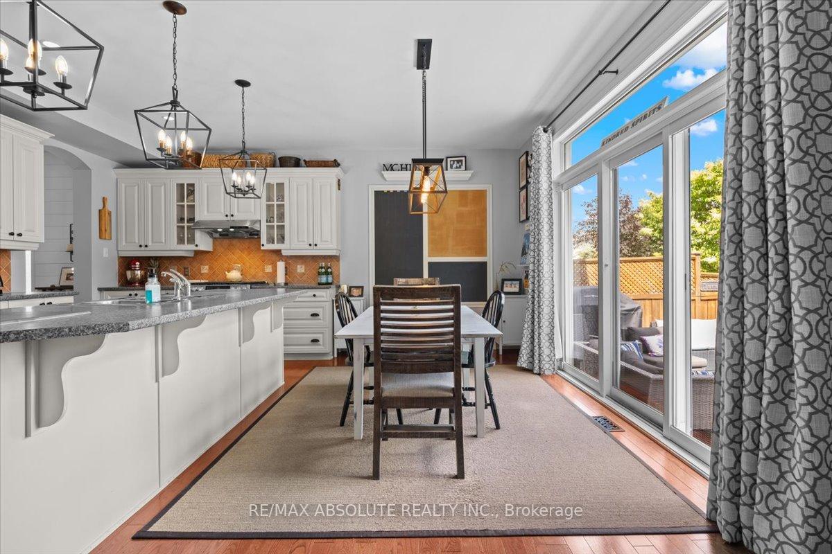 Photo 18 of 112 Muskego Crescent, Ottawa, Kanata - Morgan's Grant/South March — HOMEH