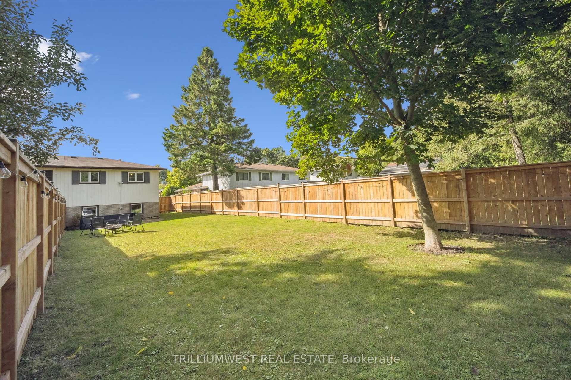 Photo 11 of 94 Markwood Drive, Kitchener — HOMEH