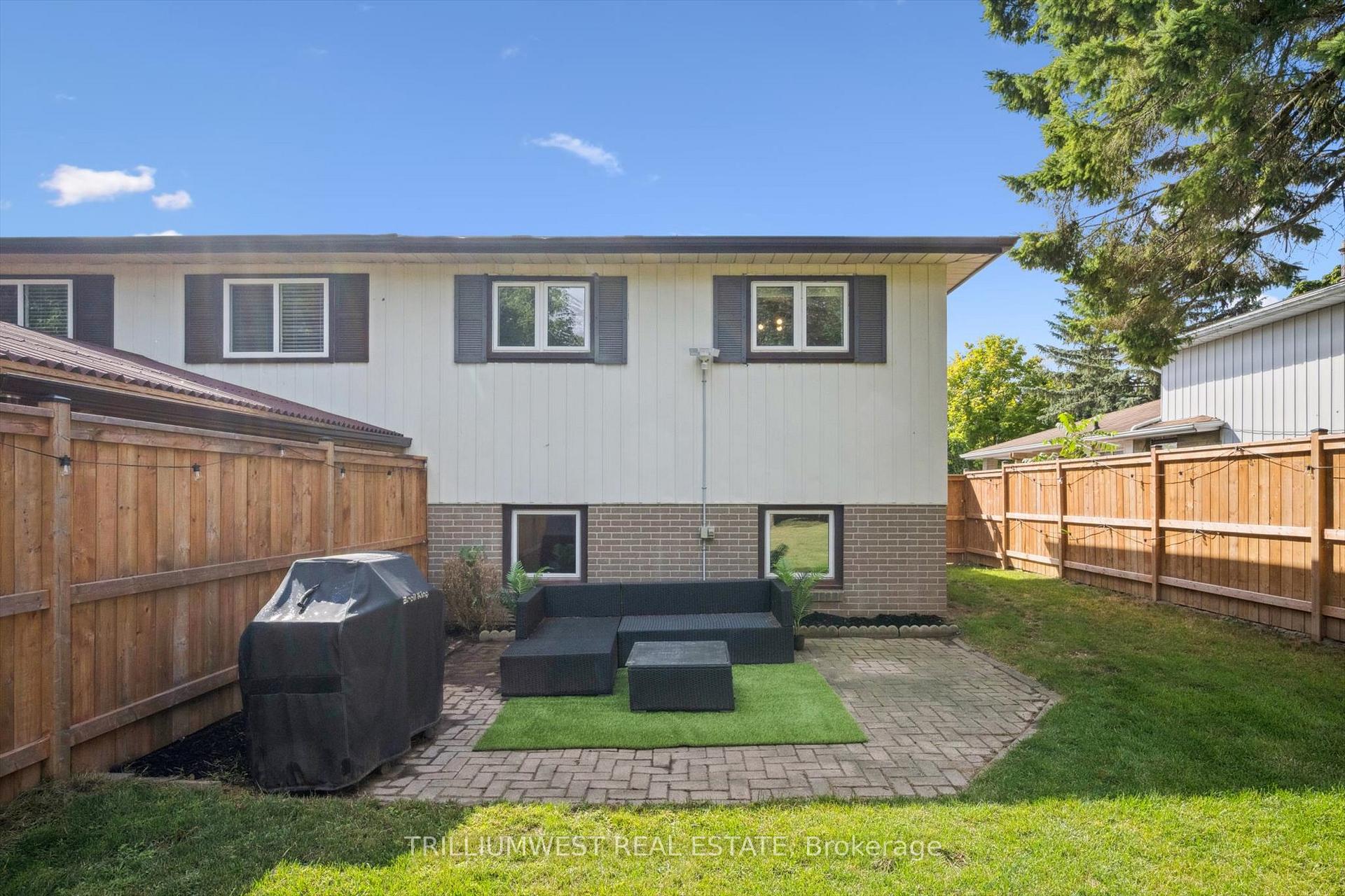 Photo 12 of 94 Markwood Drive, Kitchener — HOMEH