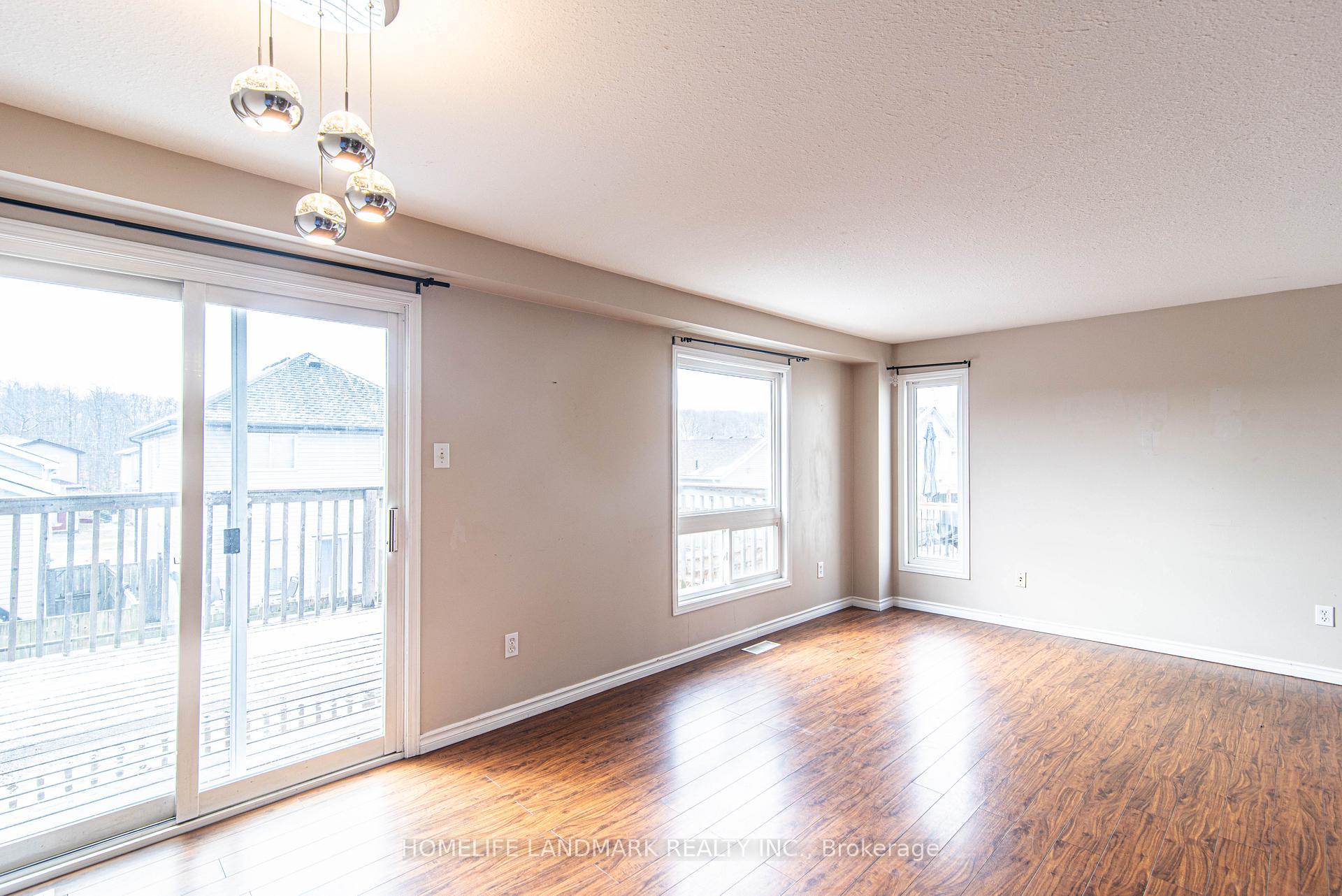 Photo 4 of 47 Foxglove Crescent, Kitchener — HOMEH