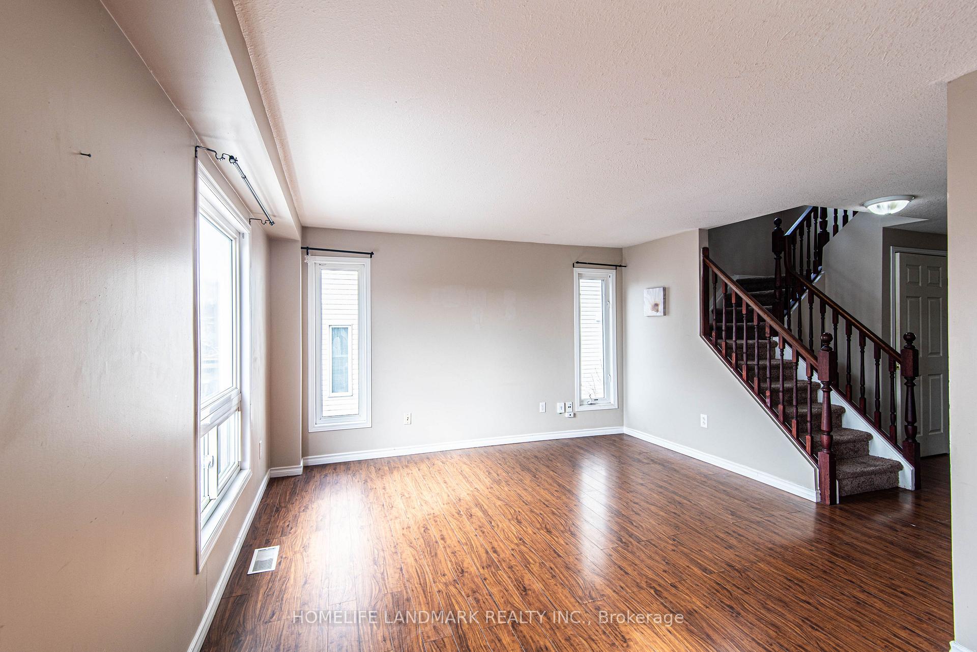 Photo 5 of 47 Foxglove Crescent, Kitchener — HOMEH