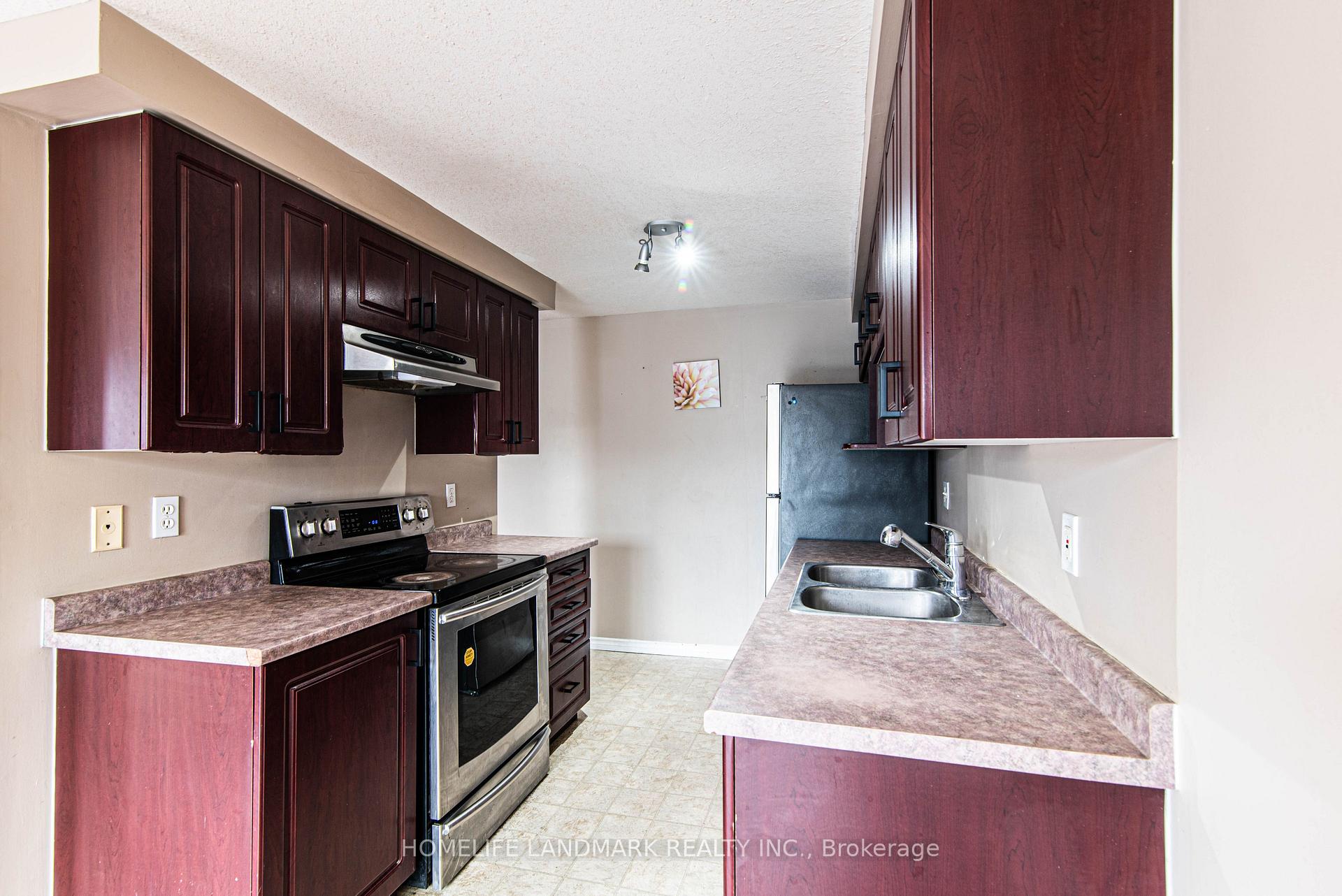Photo 6 of 47 Foxglove Crescent, Kitchener — HOMEH