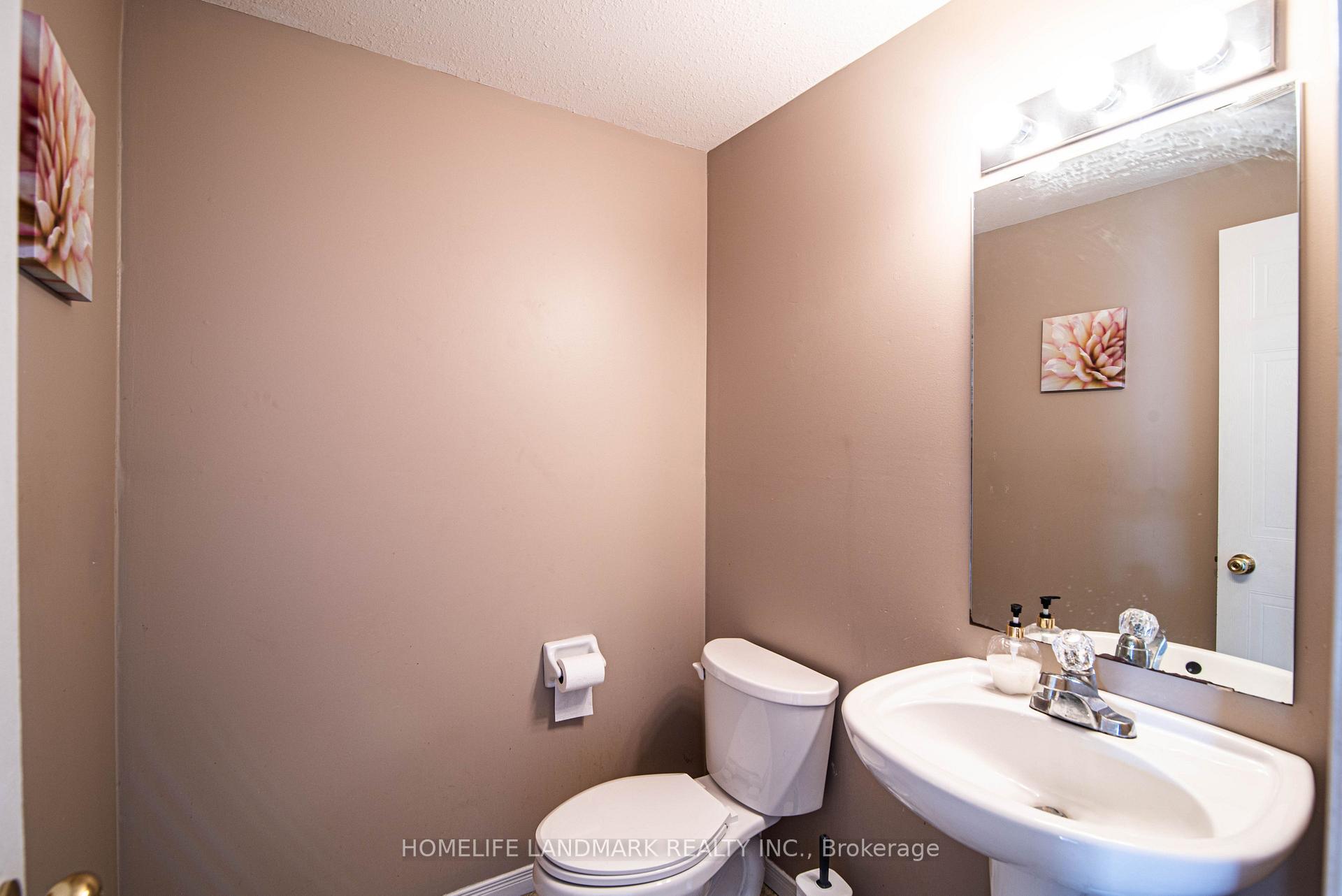 Photo 11 of 47 Foxglove Crescent, Kitchener — HOMEH