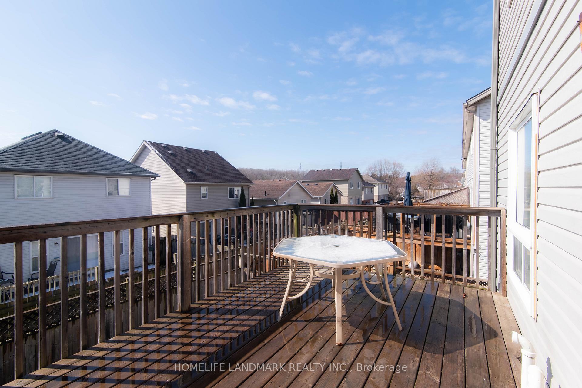 Photo 12 of 47 Foxglove Crescent, Kitchener — HOMEH