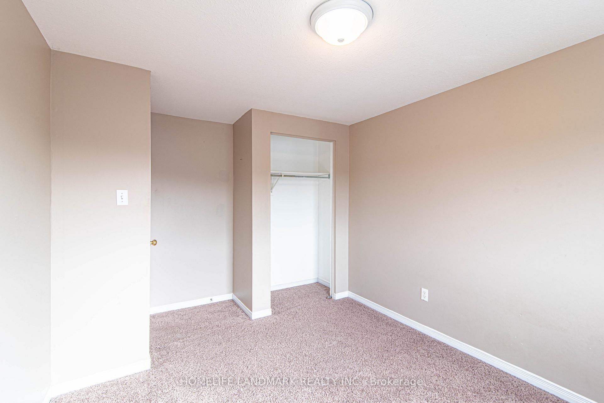 Photo 17 of 47 Foxglove Crescent, Kitchener — HOMEH