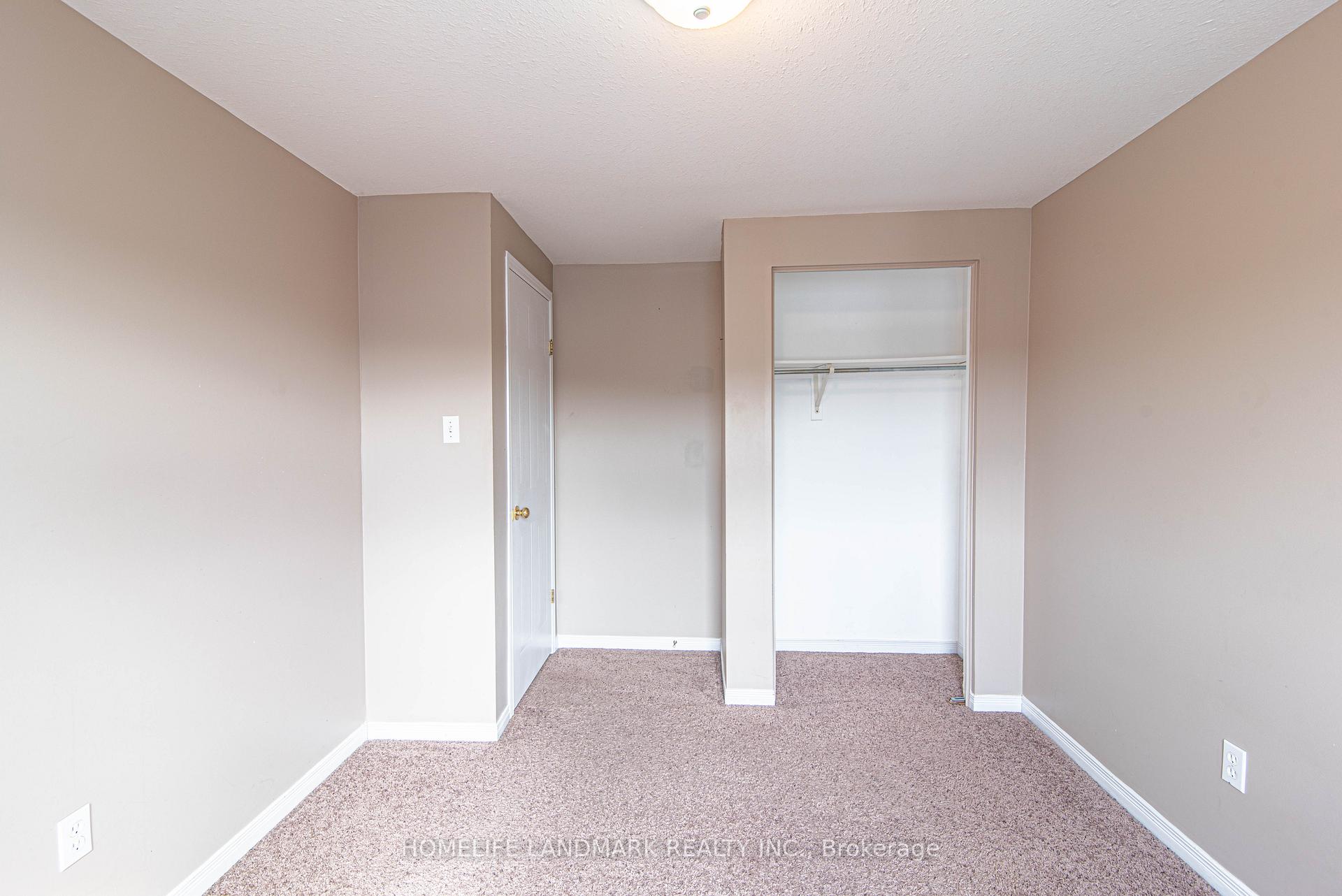 Photo 18 of 47 Foxglove Crescent, Kitchener — HOMEH