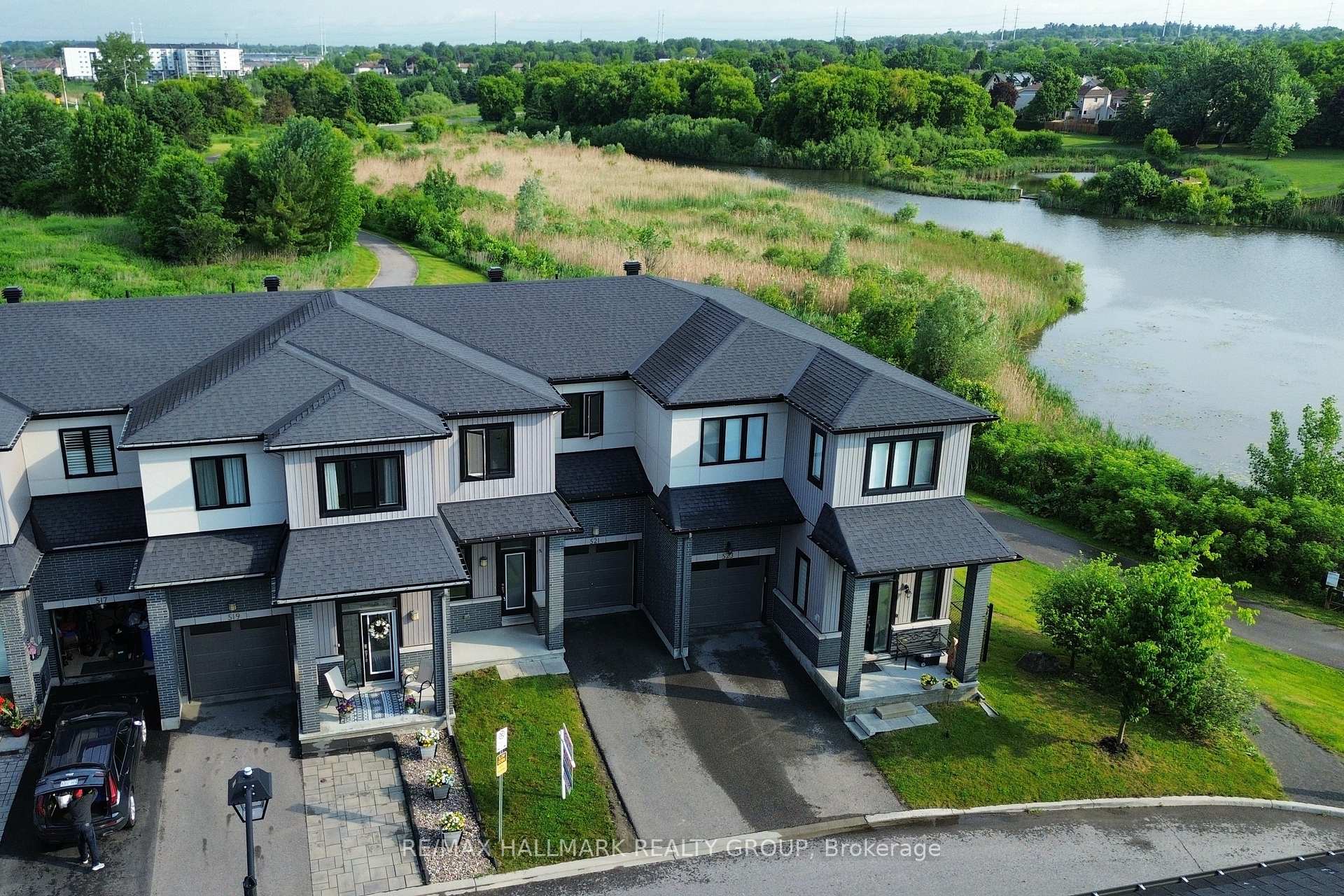 Photo 2 of 521 Radiant Private, Ottawa, Kanata - Emerald Meadows/Trailwest — HOMEH