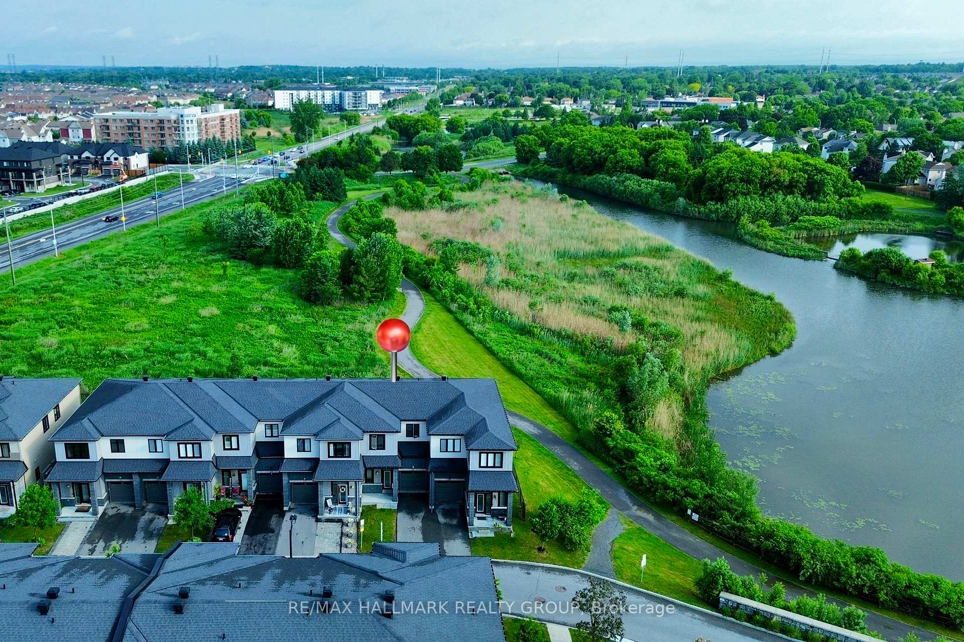 Photo 3 of 521 Radiant Private, Ottawa, Kanata - Emerald Meadows/Trailwest — HOMEH