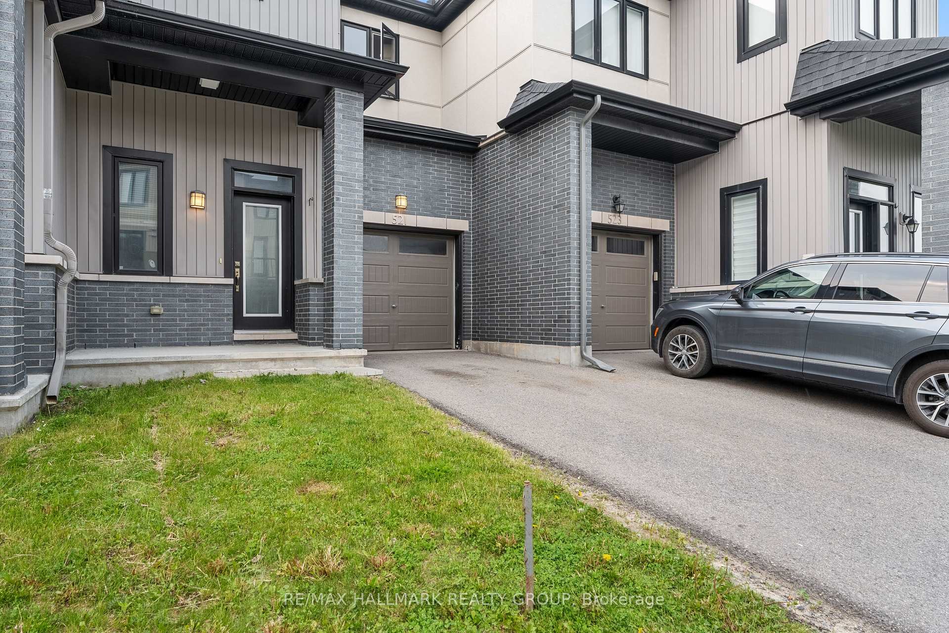 Photo 5 of 521 Radiant Private, Ottawa, Kanata - Emerald Meadows/Trailwest — HOMEH