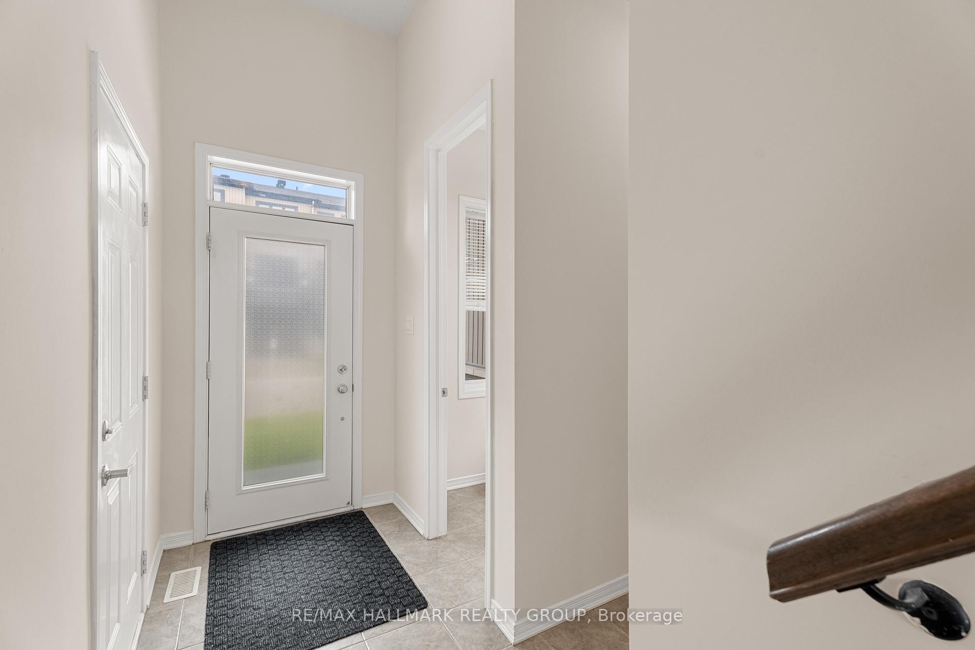 Photo 10 of 521 Radiant Private, Ottawa, Kanata - Emerald Meadows/Trailwest — HOMEH