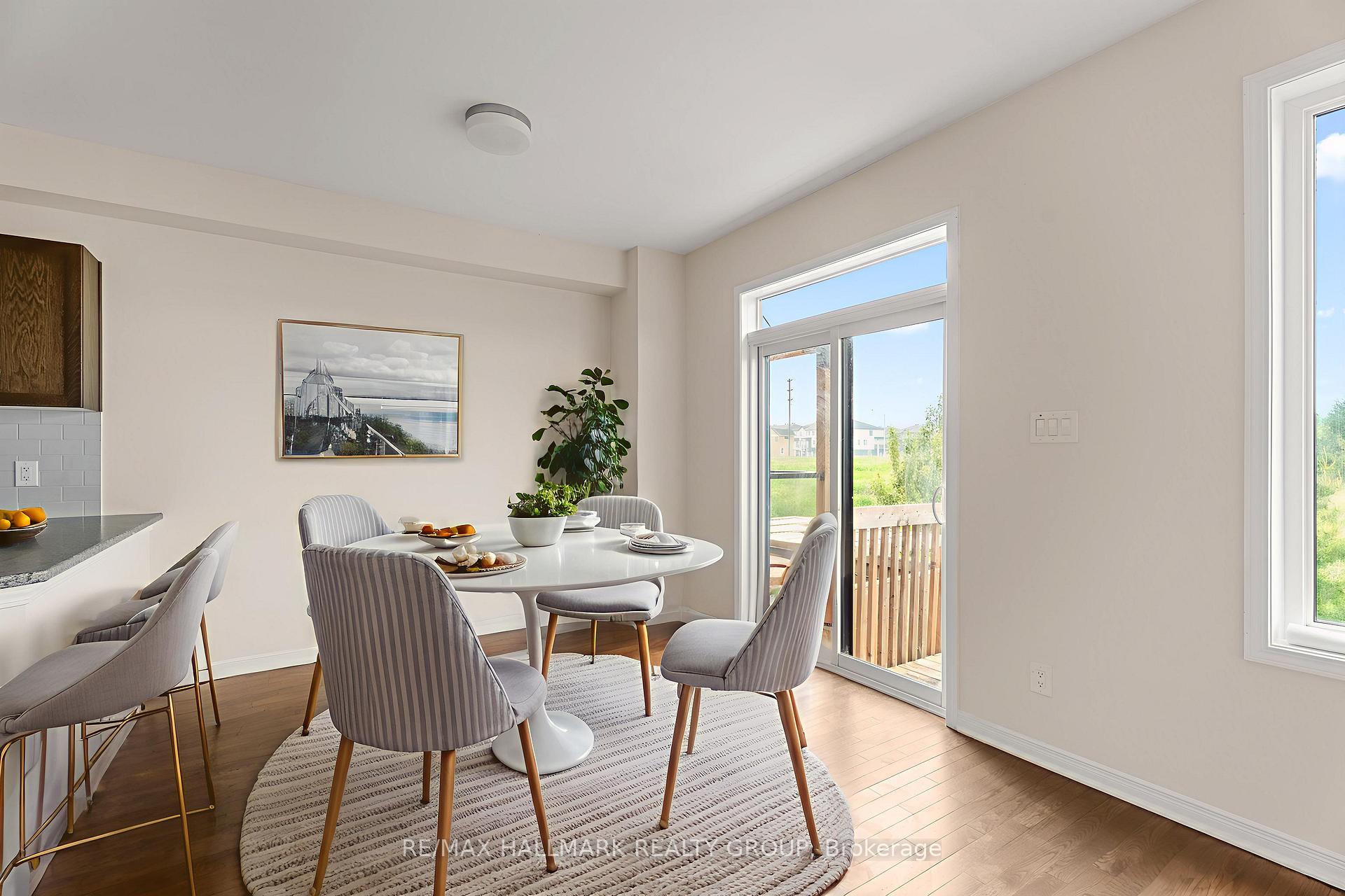 Photo 14 of 521 Radiant Private, Ottawa, Kanata - Emerald Meadows/Trailwest — HOMEH